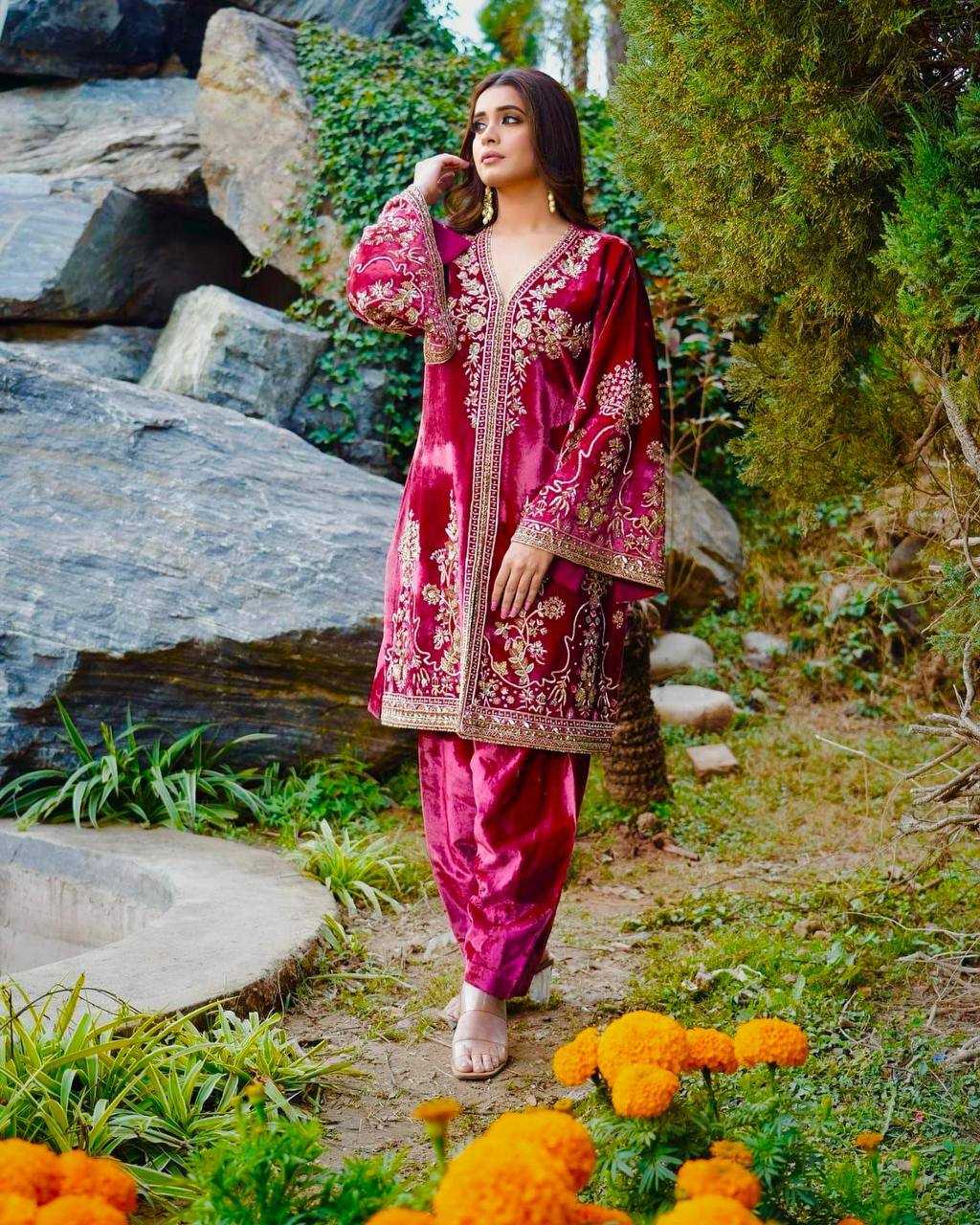 YNF VELVET KESH149 1322 SUITS & DRESSES WHOLESALE VELVET EMBROIDERY LADIES PINK SALWAE SUITS MANUFACTURE - Deevit International