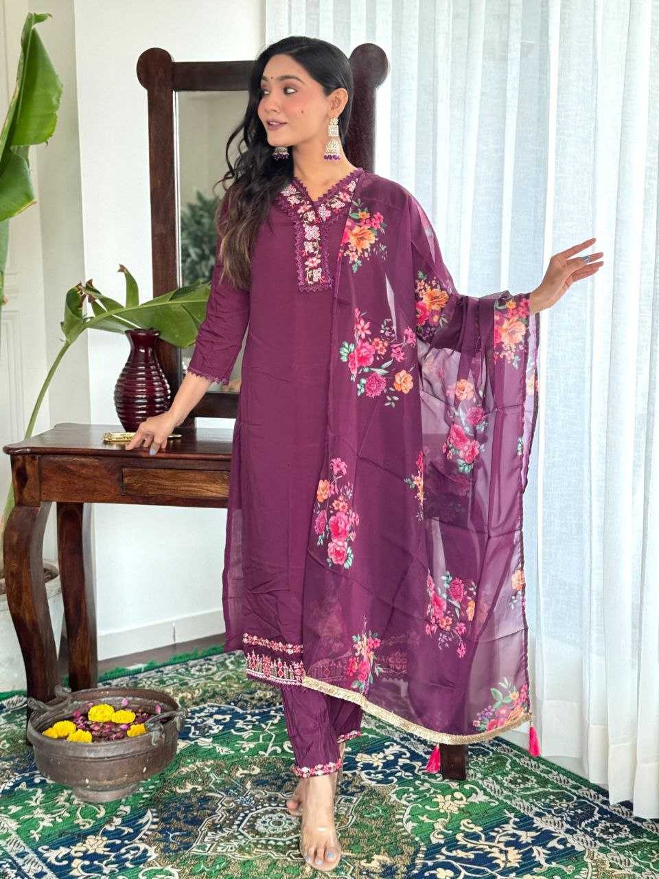 YNF FVISCOSE CHANDERI RIN201 RRD42 SUITS & DRESSES WHOLESALE EMBROPIDERY CHANDERI LONG KURTI SUITS MANUFACTURE - Deevit International