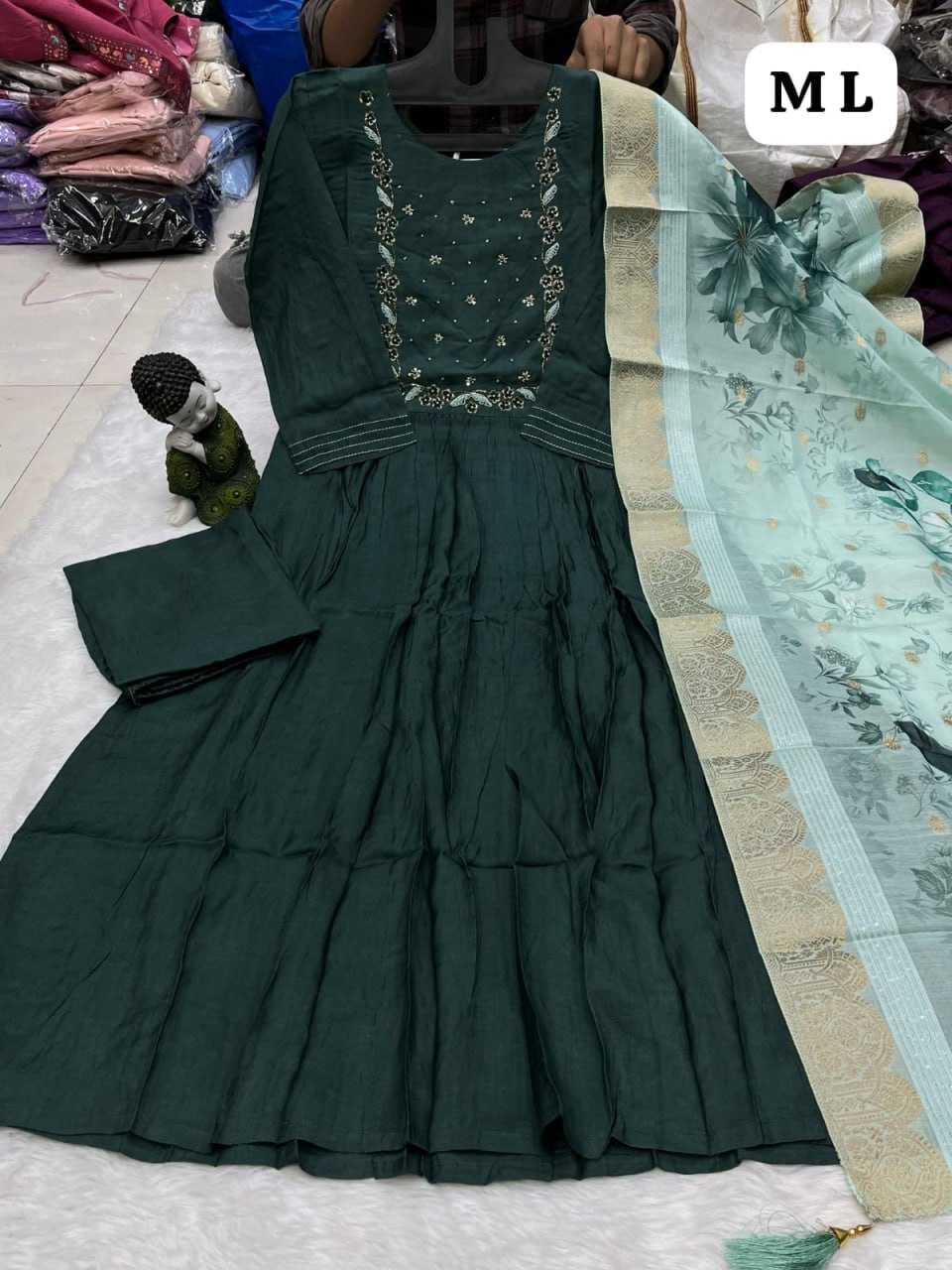 YNF HEAVY ROMAN SILK KESH258 VDA05 SUITS & DRESSES WHOLESALE EMBROIDEREY WEDDING LADIES SILK SUITS MANUFACTURE - Deevit International