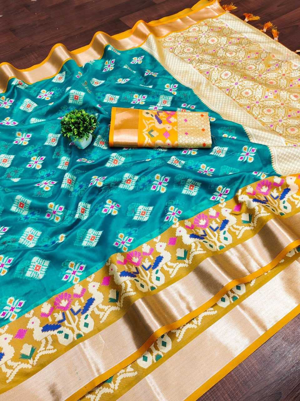 YNF ORGANZA RIN150 RMNX06 SAREES WHOLESALE TRADITIONAL ORGANZA EMBROIDERED ZARI SAREES MANUFACTURER - Deevit International