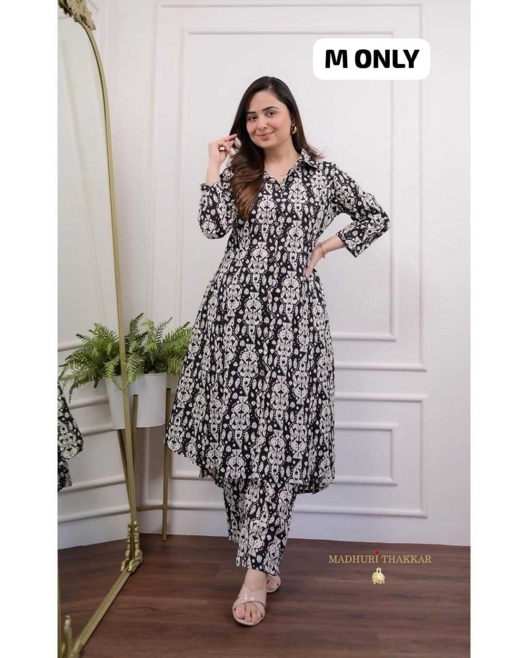 YNF SLUB RAYON KESH258 VDA24 KURTIS WHOLESALE PRINTED RAYON LADIES FANCY V-NECK KURTIS WITH PANT MANUFACTURER - Deevit International