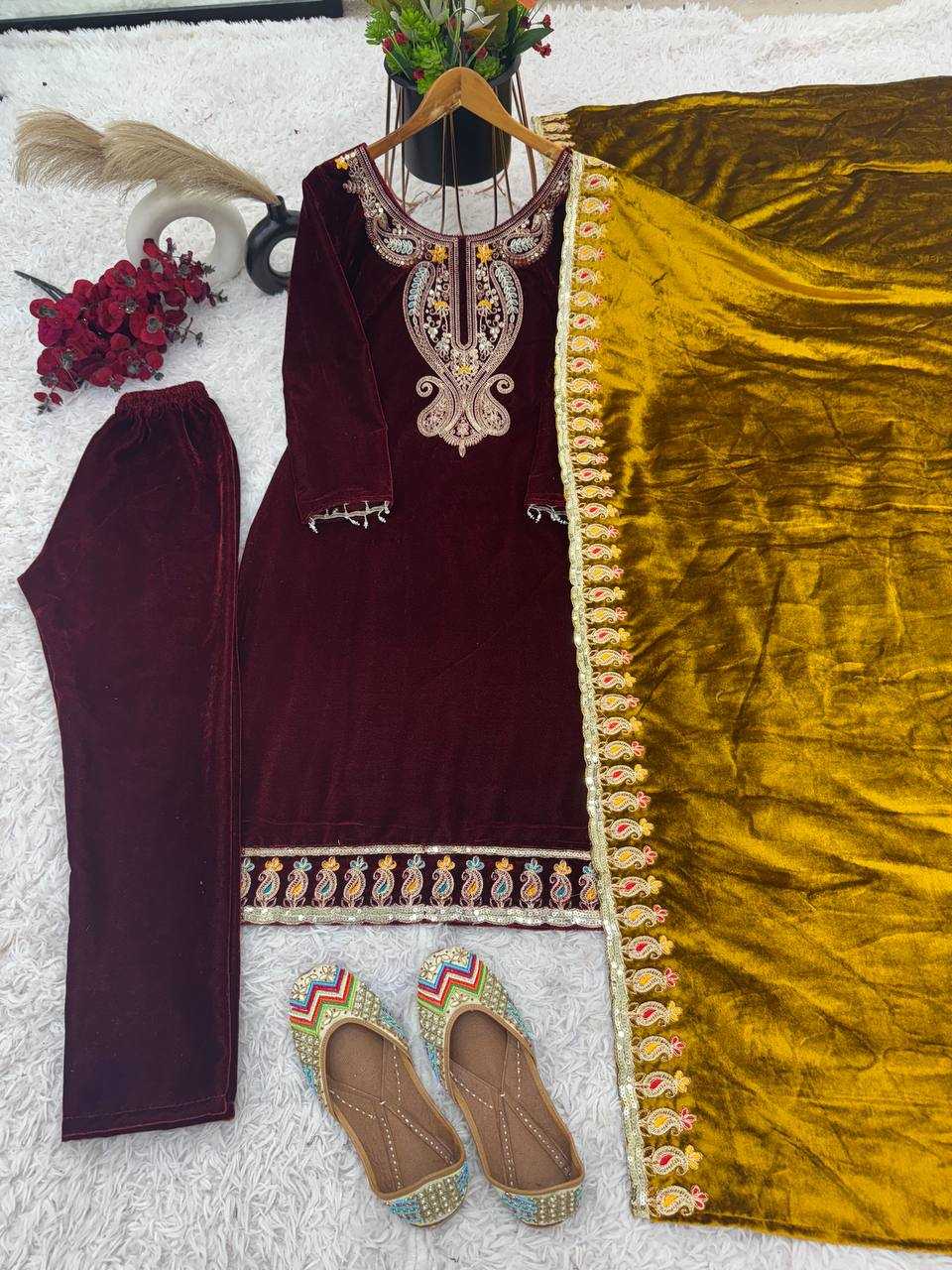 YNF VELVET KESH125 3095 WHOLESALE EMBROIDERY SUITS VELVET WEDDING SUITS MANUFACTURER - Deevit International