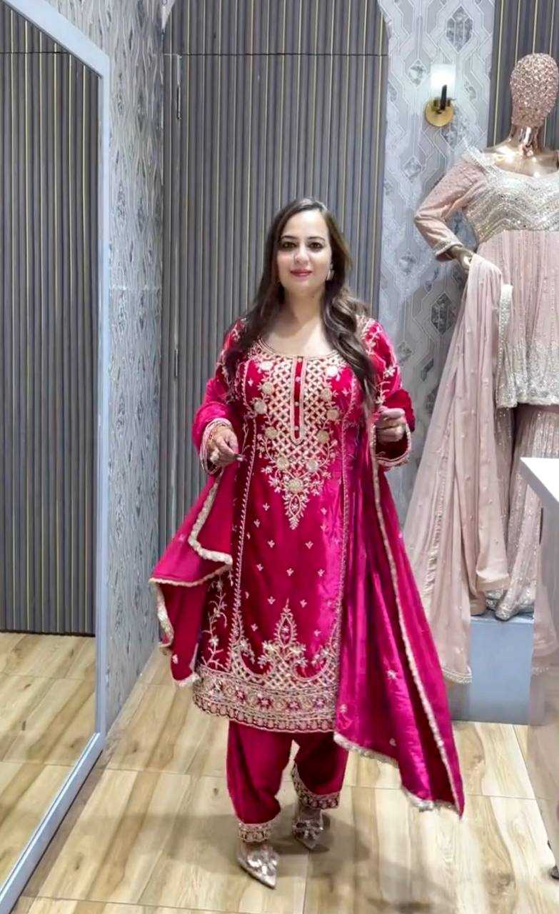 YNF VELVET KESH156 1136 SUITS & DRESSES WHOLESALE EMBROPIDERY VELVET WEDDING PINK SUITS MANUFACTURE - Deevit International