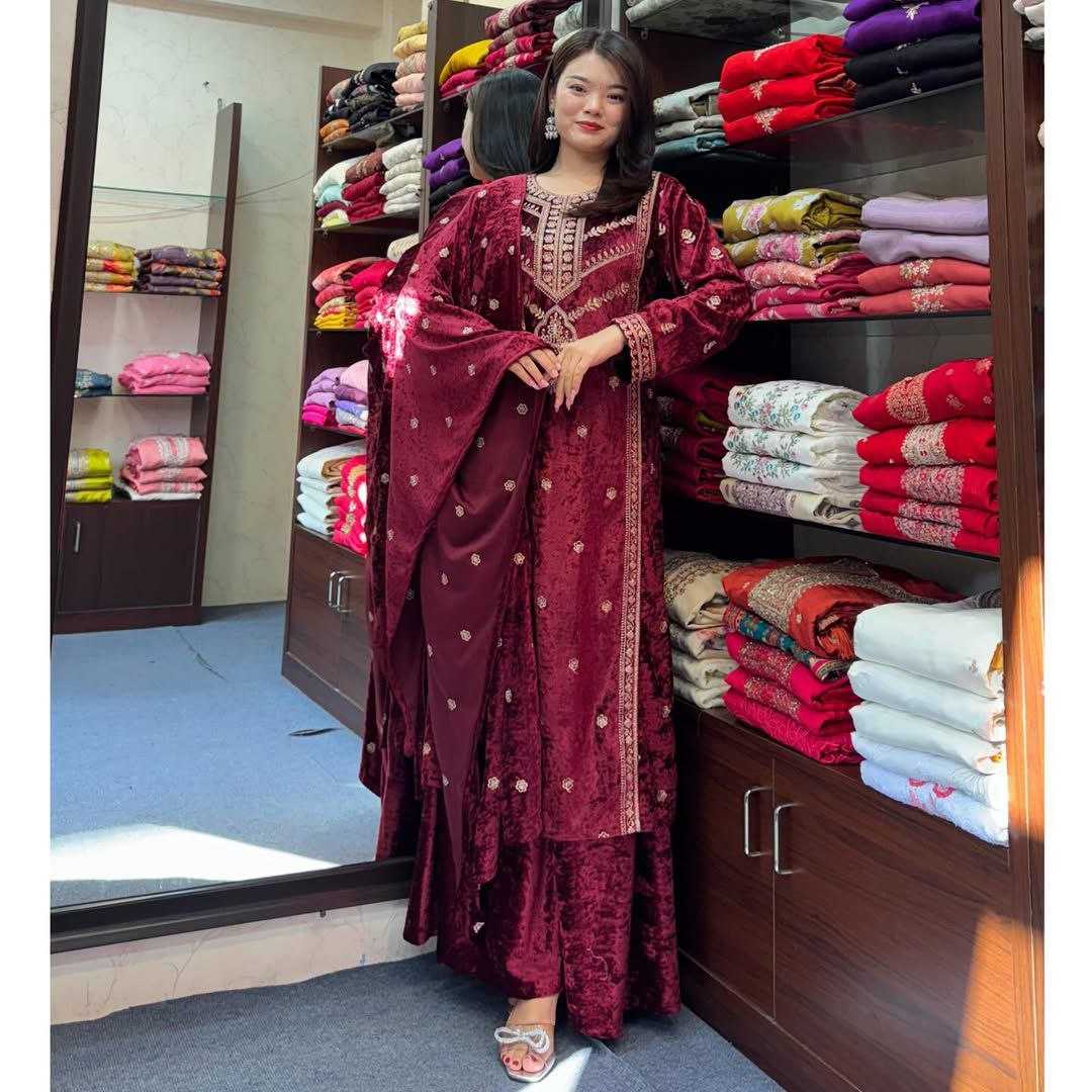 YNF VELVET KESH164 G80 SUITS & DRESSES WHOLESALE EMBROIDEREY PARTY WEAR VELVET SUITS MANUFACTURE - Deevit International