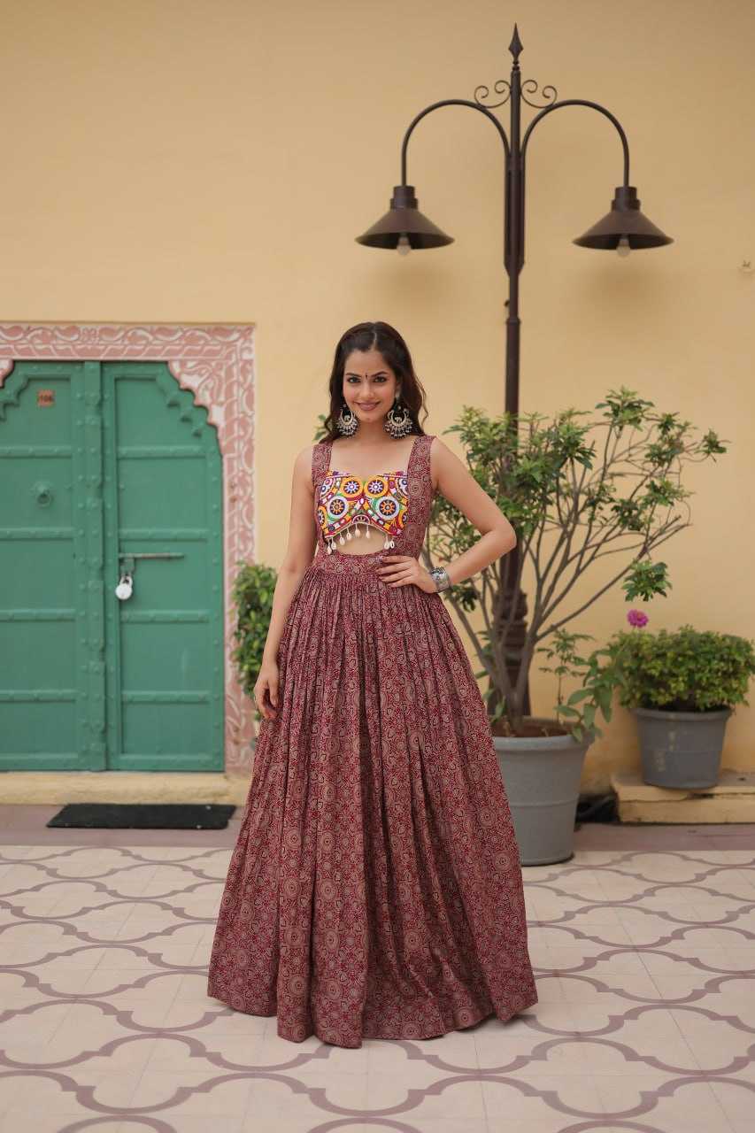 YNF COTOON KESH132 9201 GOWNS WHOLESALE PRINTED LONG NAVRATRI GOWNS MANUFACTURER