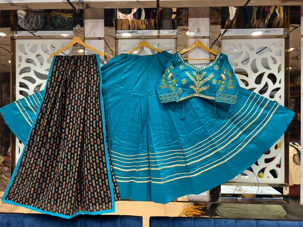 YNF SILK COTTON KESH179 AHB75 LEHENGAS WHOLESALE TRADITIONAL SILK NAVRATRI CHANIYA CHOLI LEHENGAS MANUFACTURER