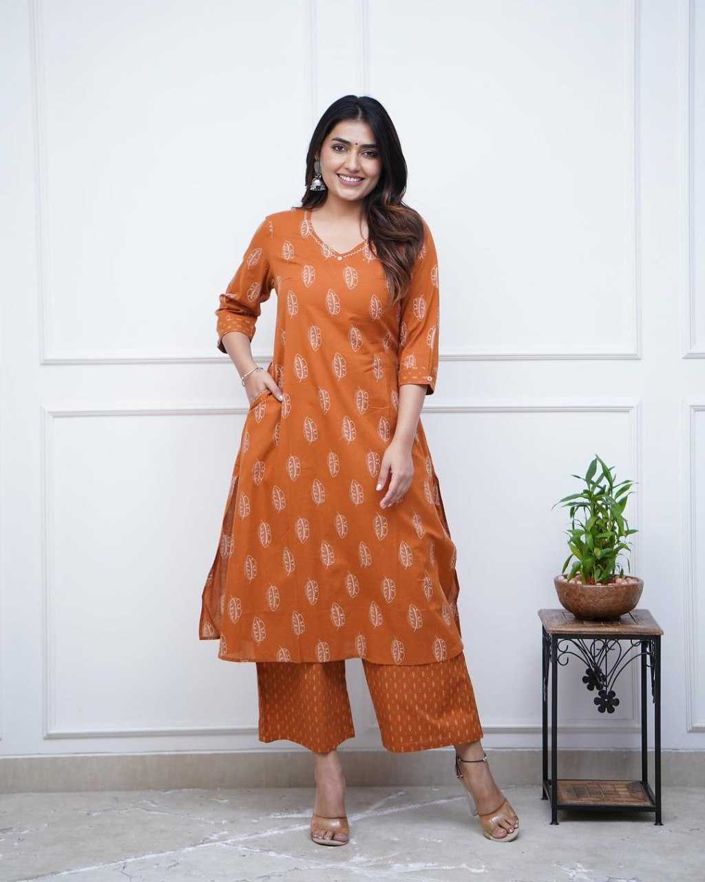 YNF MUSLIN KESH164 G64 KURTIS WHOLESALE LONG PRINTED KURTI WITH BOTTOM V-NECK LONG KURTIS MANUFACTURER - Deevit International