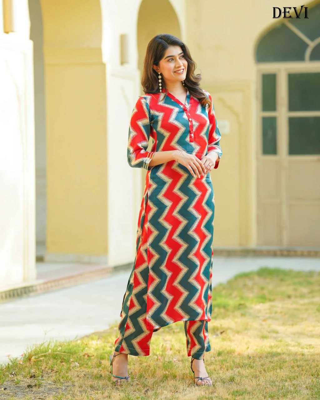 YNF MUSLIN RIN131 501 KURTIS WHOLESALE LONG PRINTED KURTI WITH PANT V-NECK KURTIS MANUFACTURER