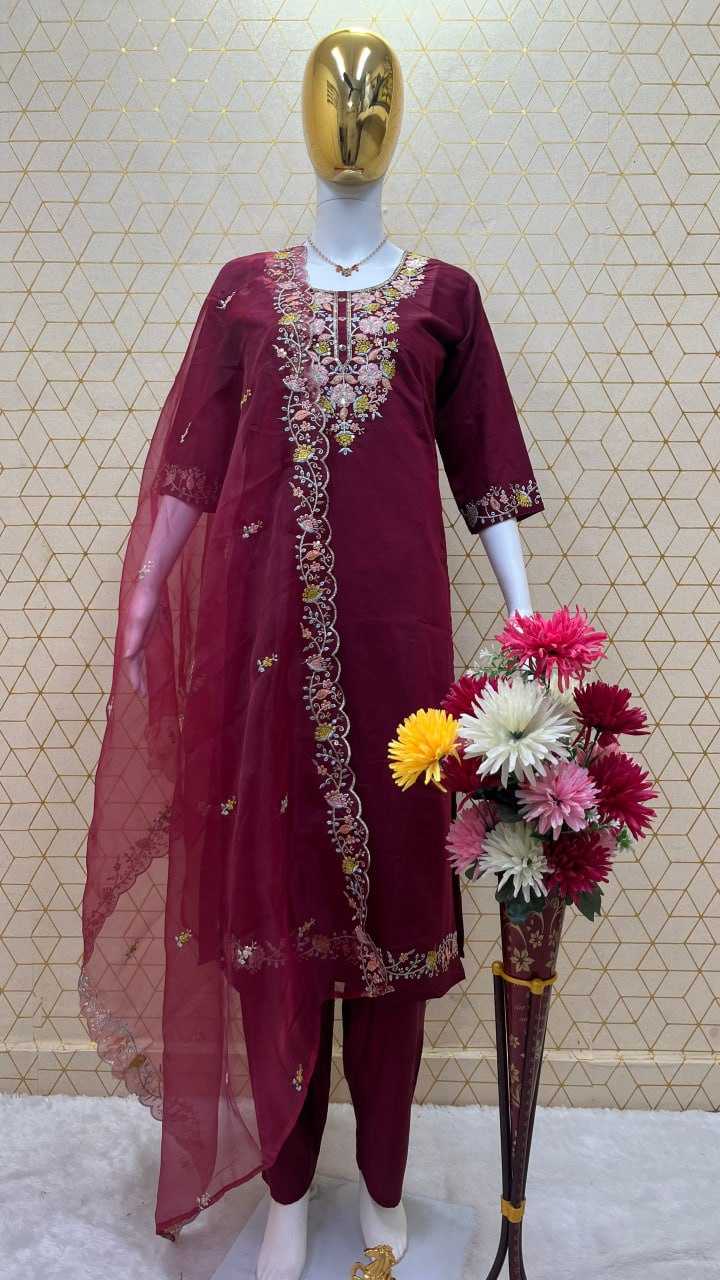 YNF HEAVY ROMAN SILK KESH247 7025 SUITS & DRESSES WHOLESALE EMBROIDEREY WEDDING LADIES SILK SUITS MANUFACTURE - Deevit International