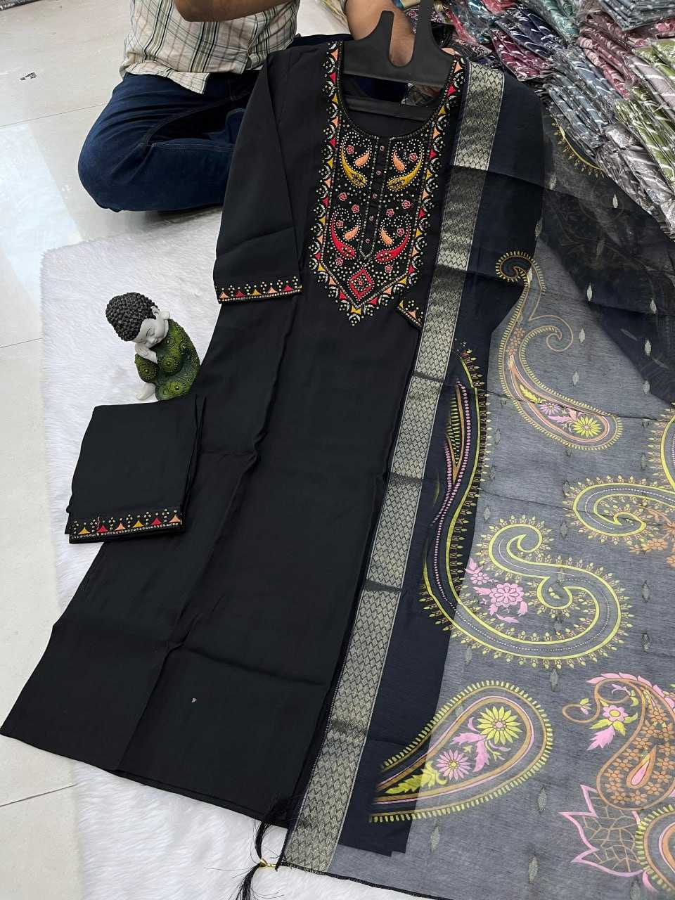 YNF HEAVY ROMAN SILKKESH258 VDA42 SUIT & DRESSES WHOLESALE EMBROIDEREY WEDDING LADIES SILK SUITS MANUFACTURE - Deevit International