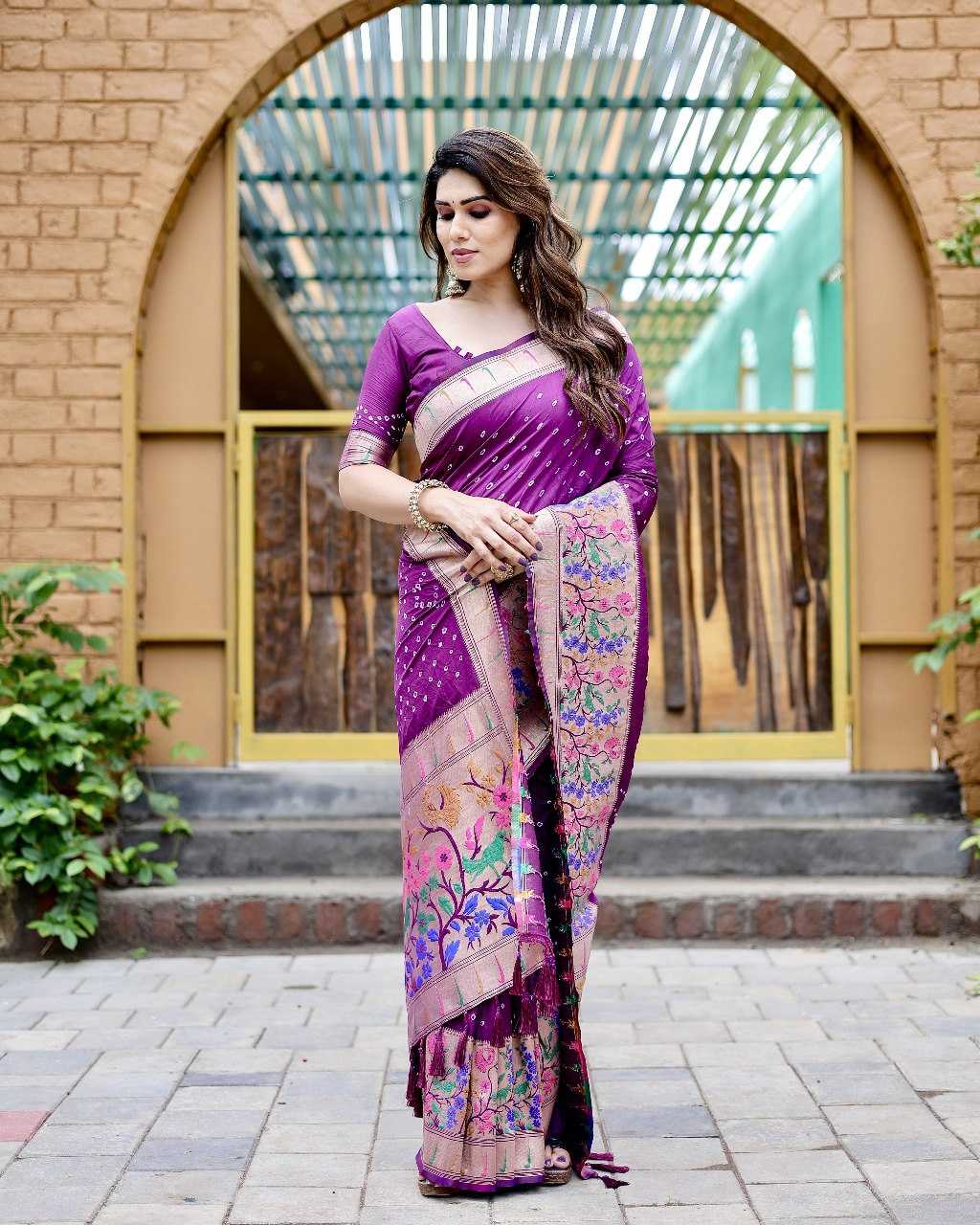 YNF PAITHANI SILK RIN144 RAMBHA SAREES WHOLESALE FESTIVEL PAITHANI SOFT SILK SAREES MANUFACTURER - Deevit International