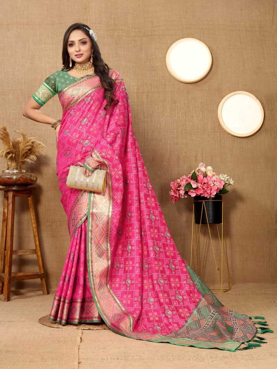 YNF PATOLA SILK RIN150 Patola SILK SAREES WHOLESALE PATOLA ZARI BORDER PRINTED SILK SAREES MANUFACTURER - Deevit International