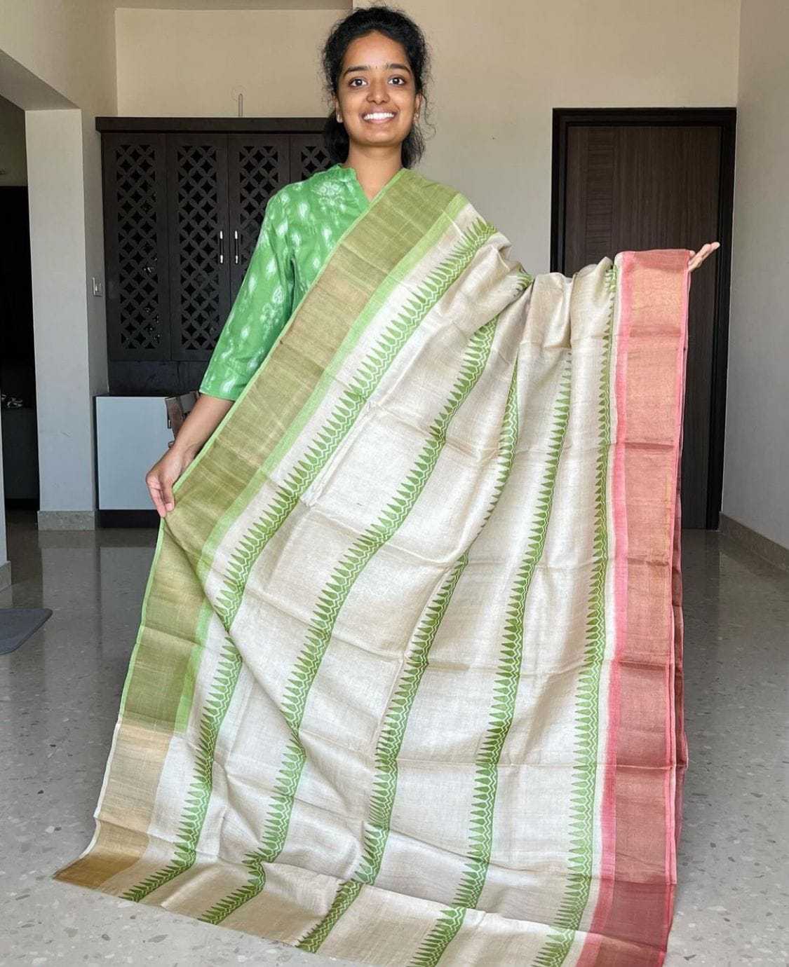 YNF TUSSAR SILK RIN149 MKD171 SILK SAEES WHOLESALE TUSSAR SILK HANDLOOM ZARI BORDER SILK SAREES MANUFACTURER - Deevit International