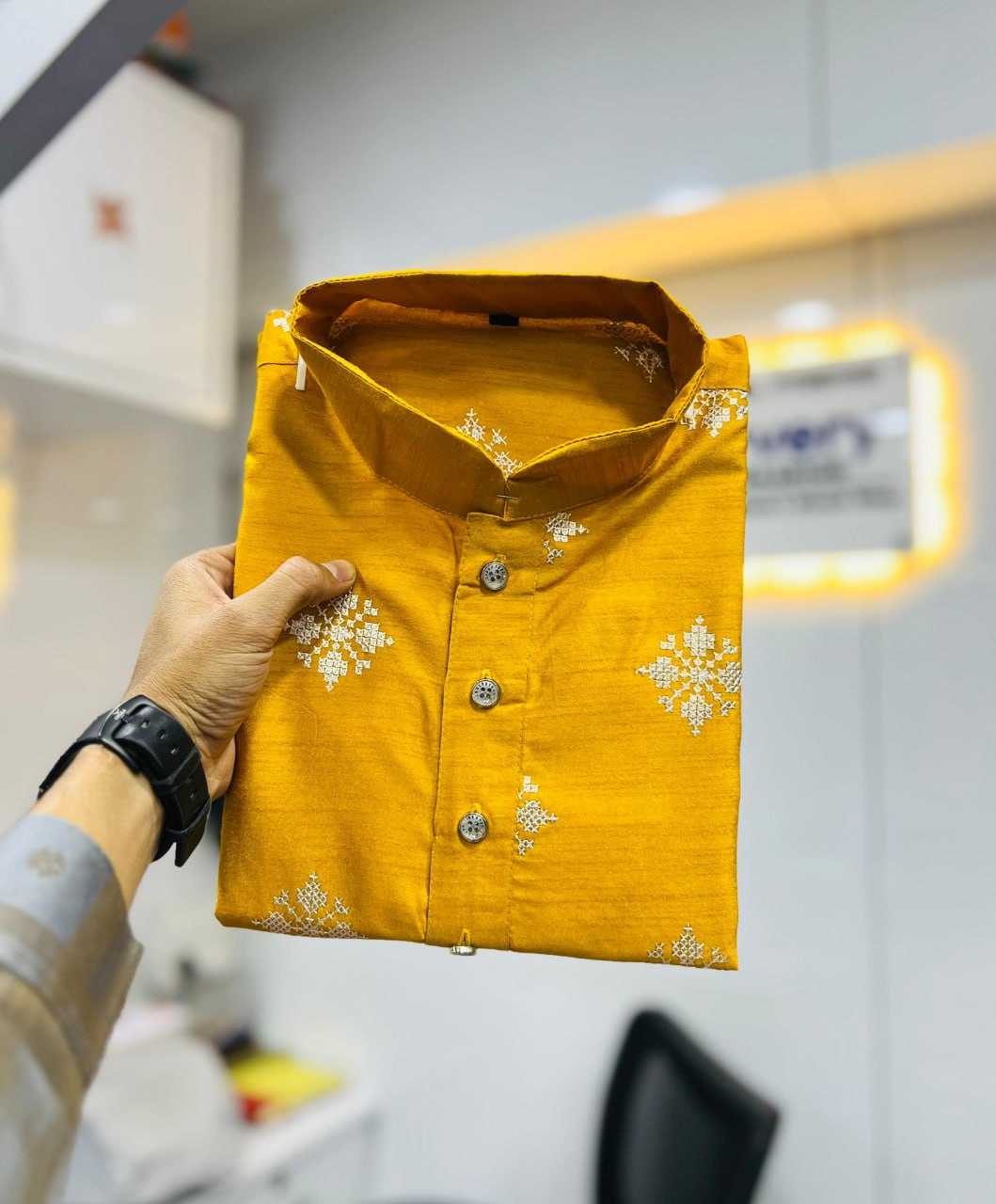 YNF PARBON SILK RIN111 GOLDEN FLOWER MENS WEAR WHOLESALE MENS KURTA PYJAMA SILK KURTA MANUFACTURER