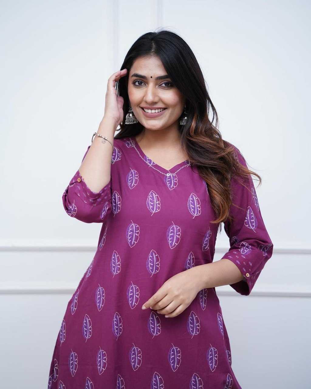 YNF MUSLIN KESH164 G64 KURTIS WHOLESALE LONG PRINTED KURTI WITH BOTTOM V-NECK LONG KURTIS MANUFACTURER - Deevit International