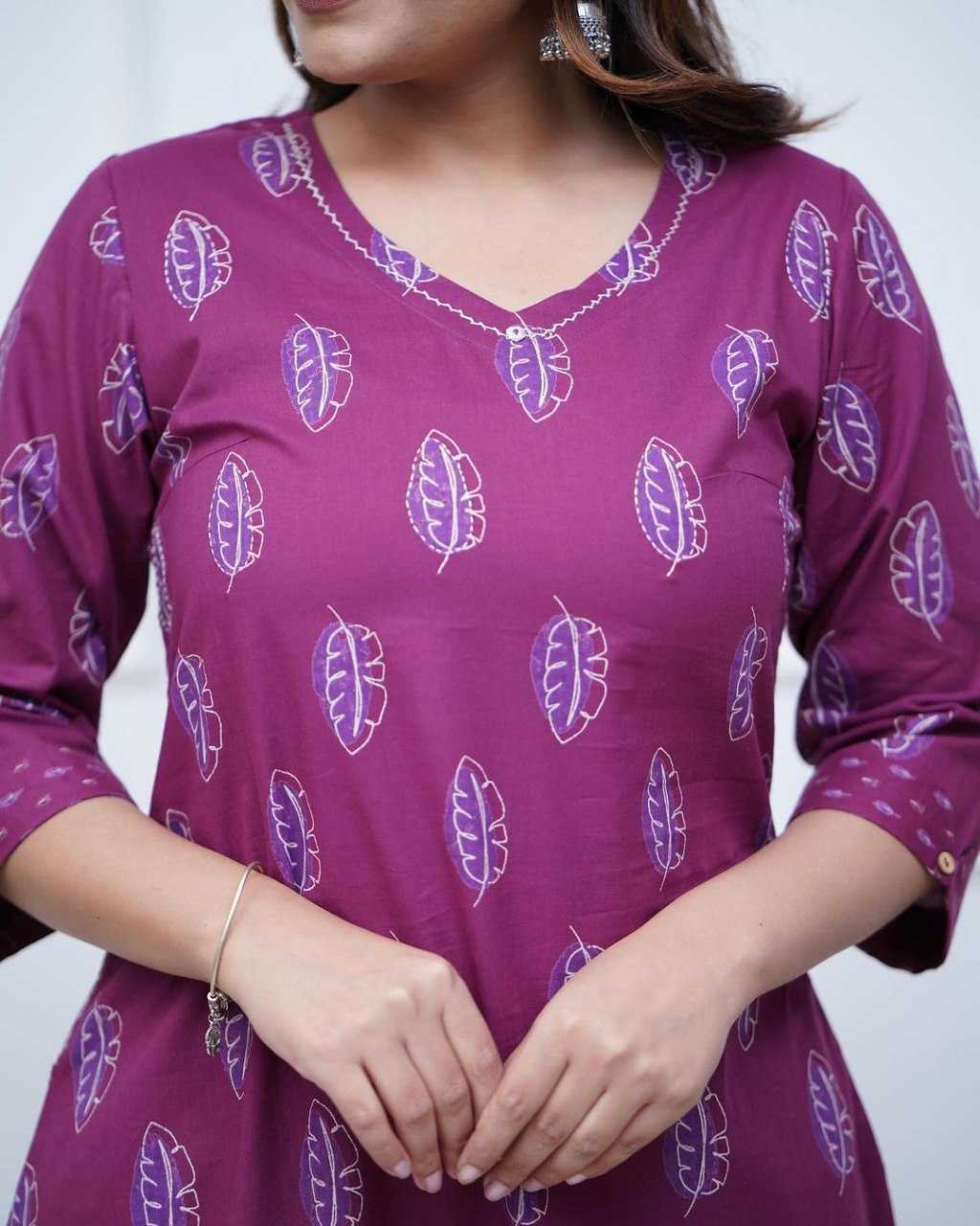 YNF MUSLIN KESH164 G64 KURTIS WHOLESALE LONG PRINTED KURTI WITH BOTTOM V-NECK LONG KURTIS MANUFACTURER - Deevit International