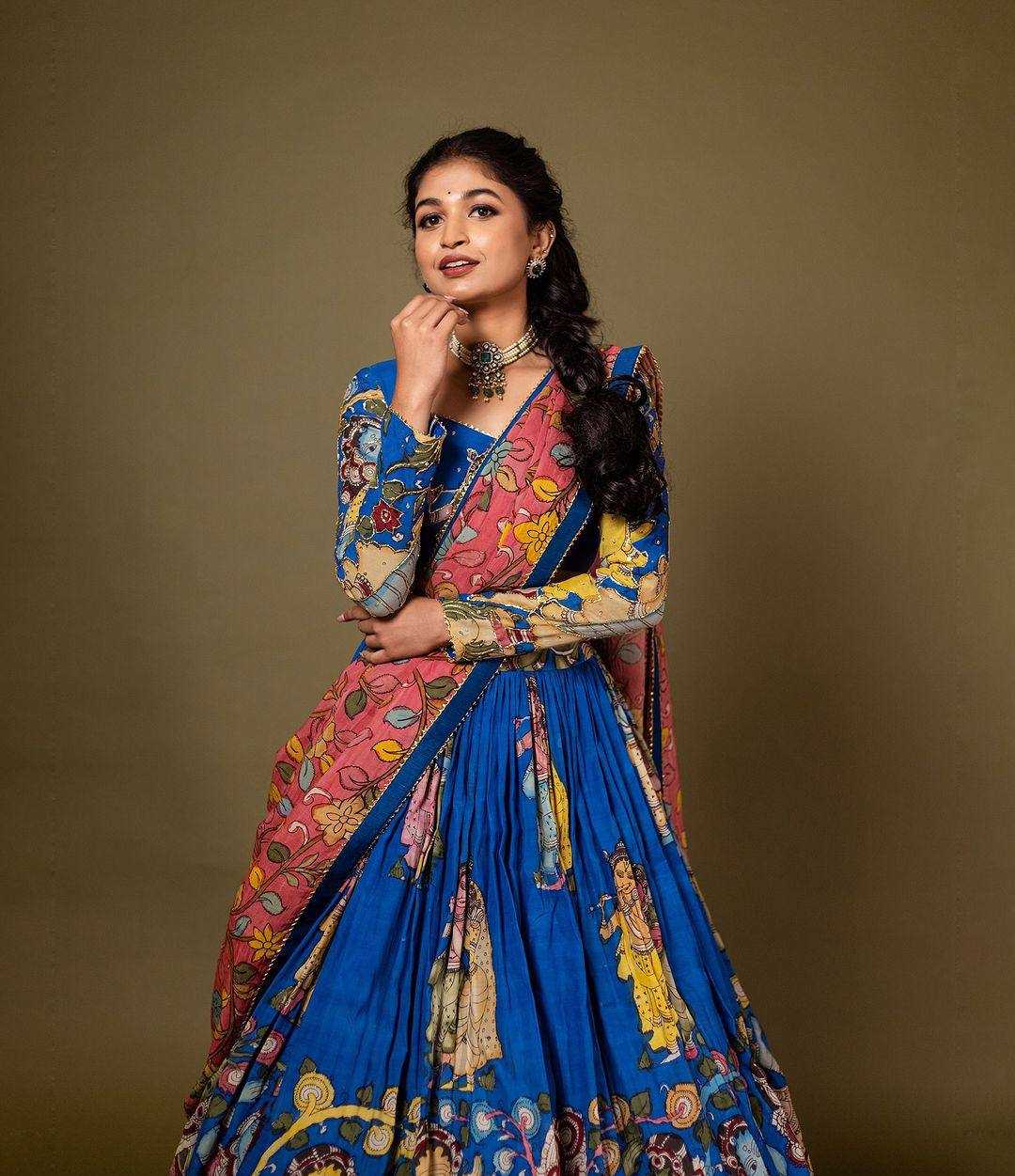 YNF CHINON KESH163 50 LEHENGAS WHOLESALE KALAMKARI TRADITIONAL SILK PRINTED LEHENGAS MANUFACTURER - Deevit International