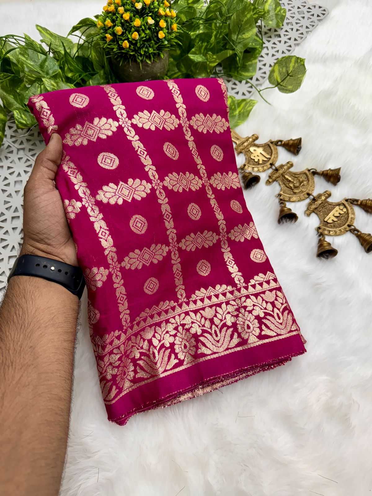 YNF DOLA SILK RIN149 MKD159 SILK SAREES WHOLESALE DOLA SILK PURE ZARI SILKPINK SILK SAREES MANUFACTURER - Deevit International