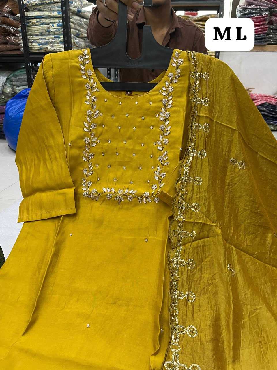 YNF HEAVY ROMAN SILK KESH258 VDA33 M TO XXL SUITS & DRESSES WHOLESALE EMBROIDEREY WEDDING LADIES SILK SUITS MANUFACTURE - Deevit International