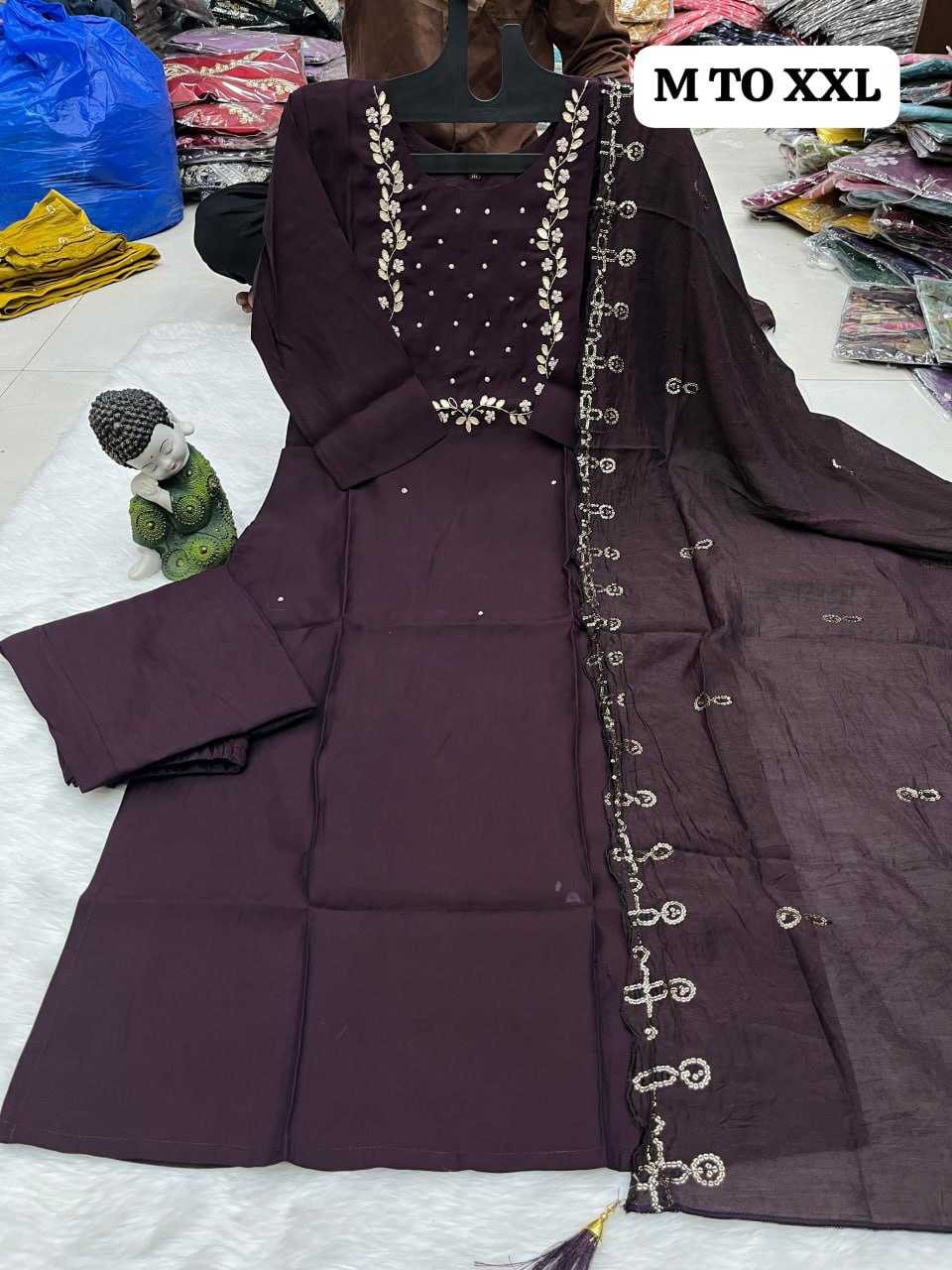 YNF HEAVY ROMAN SILK KESH258 VDA33 M TO XXL SUITS & DRESSES WHOLESALE EMBROIDEREY WEDDING LADIES SILK SUITS MANUFACTURE - Deevit International