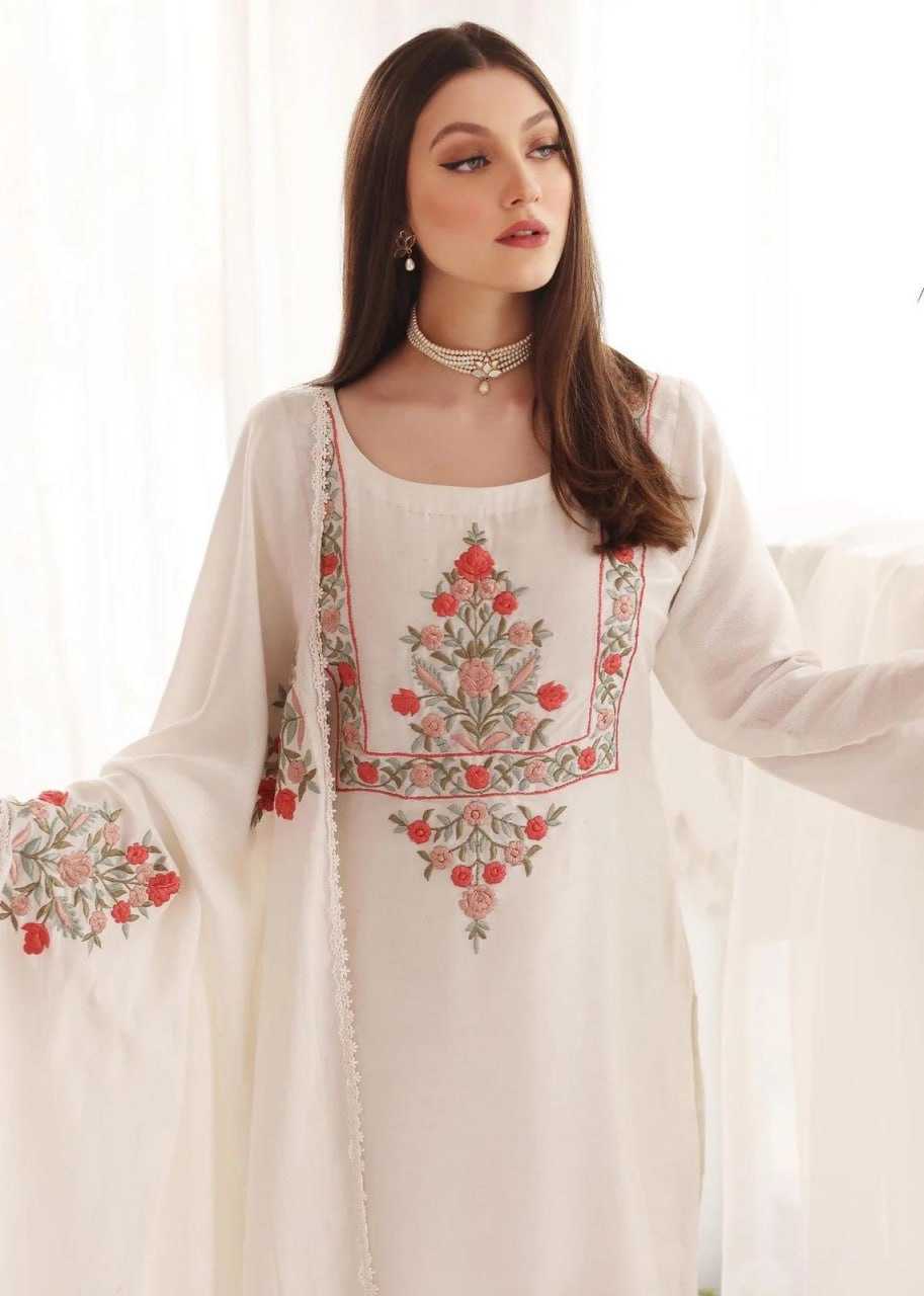 YNF MUSLIN RIN158 Stree SUITS & DRESSES WHOLESALE DESIGNER PARTY WEAR EMBROIDERY LADIES GEORGETTE SUITS MANUFACTURE - Deevit International