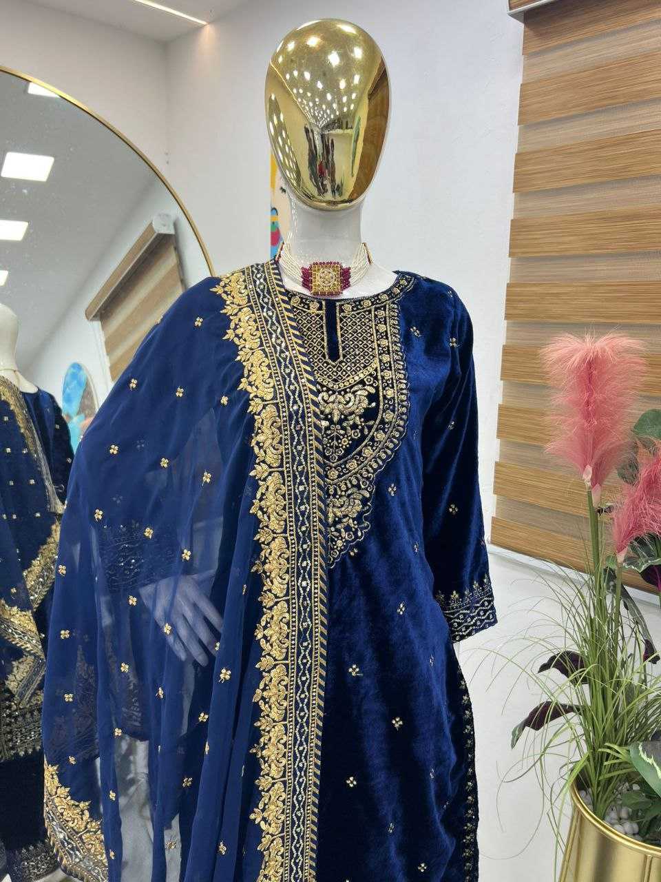 YNF VELVET KESH158 6002 SUITS & DRESSES WHOLESALE EMBROPIDERY VELVET PARTY WEAR LONG KURTI SUITS MANUFACTURE - Deevit International