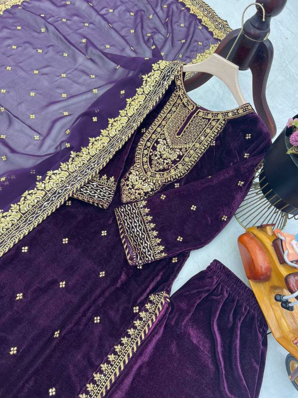 YNF VELVET KESH158 6002 SUITS & DRESSES WHOLESALE EMBROPIDERY VELVET PARTY WEAR LONG KURTI SUITS MANUFACTURE - Deevit International