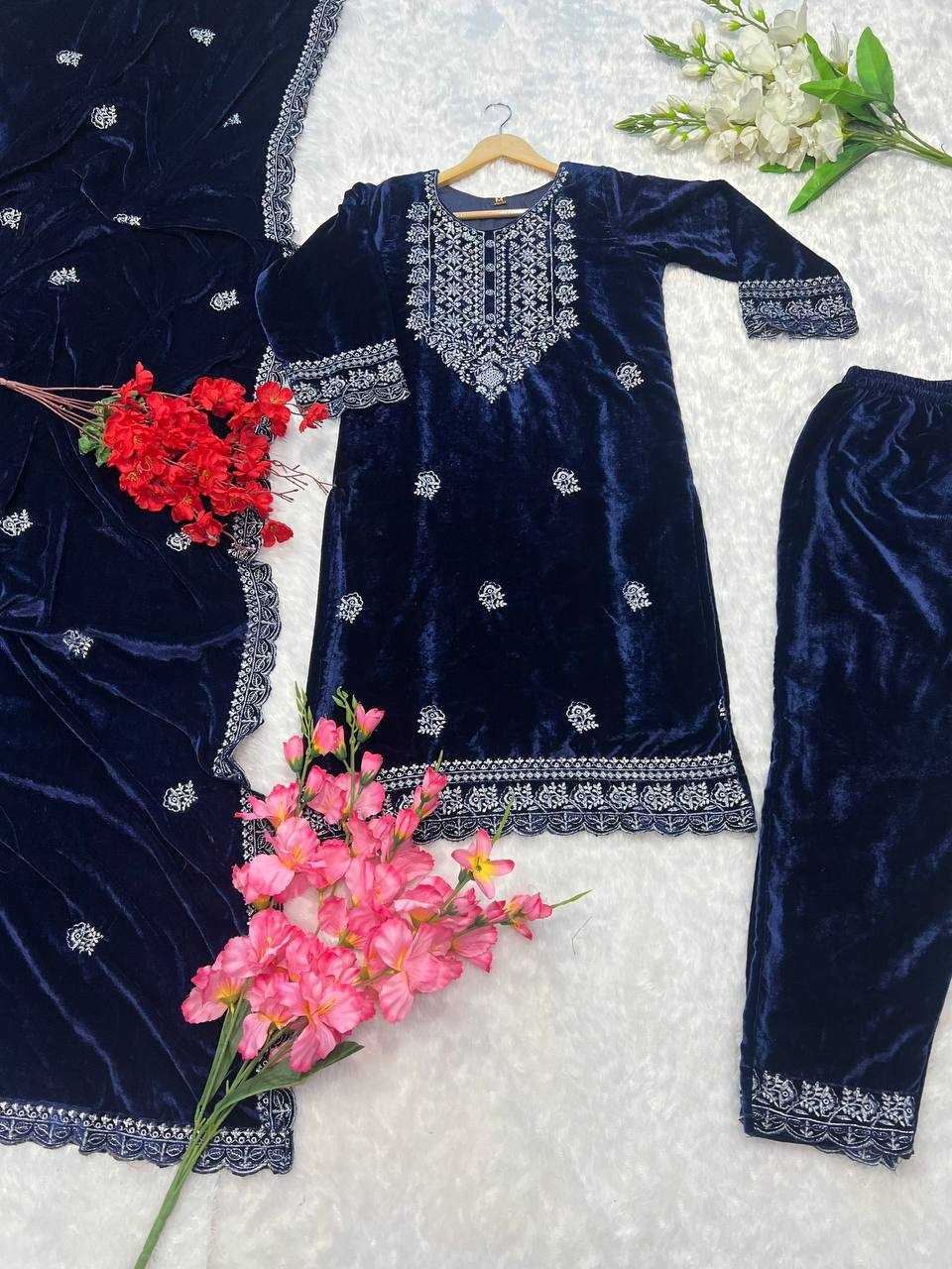 YNF VELVET KESH164 G79 SUITS & DRESSES WHOLESALE EMBROPIDERY VELVET WEDDING BLUE SUITS MANUFACTURE - Deevit International