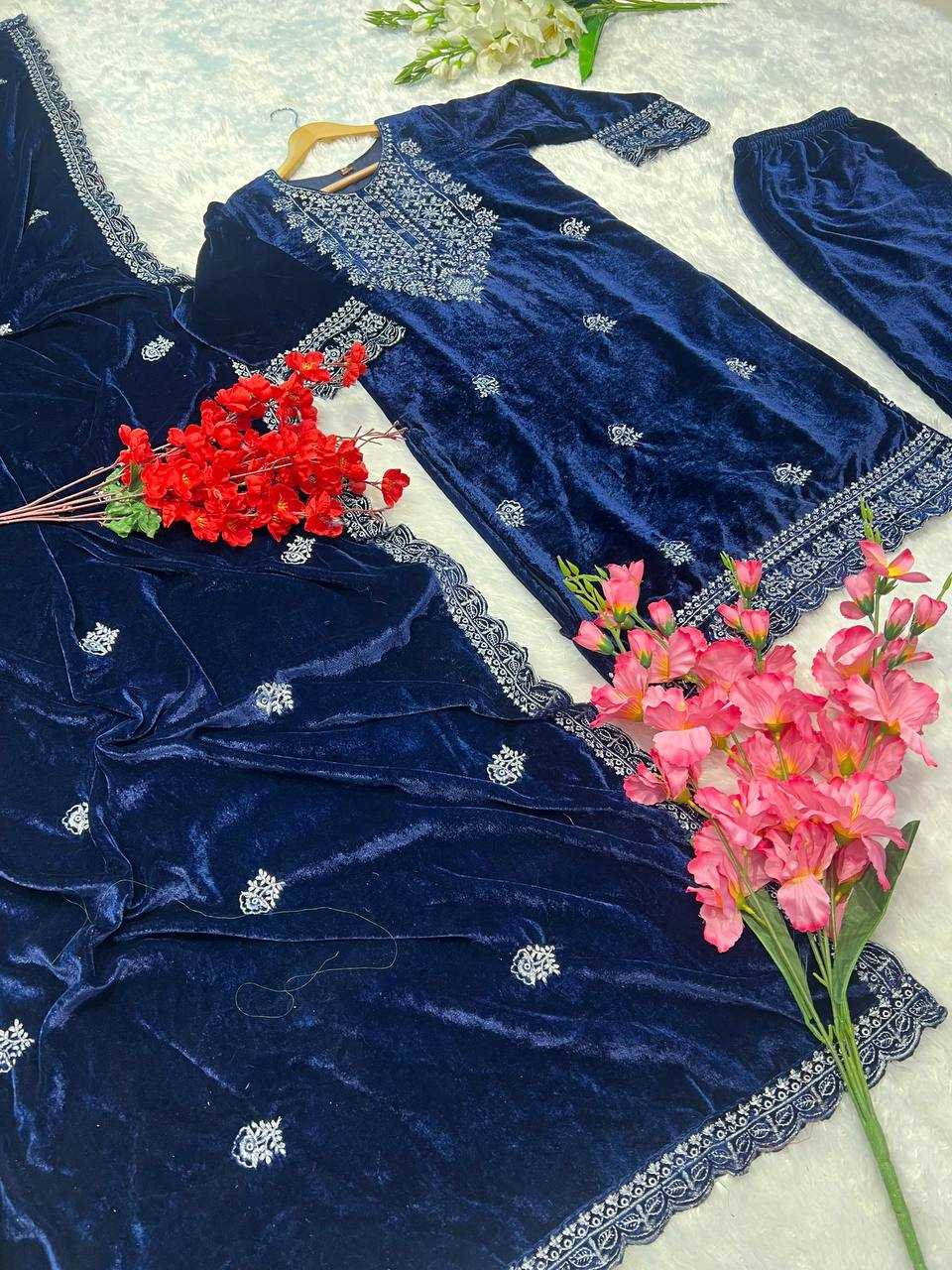 YNF VELVET KESH164 G79 SUITS & DRESSES WHOLESALE EMBROPIDERY VELVET WEDDING BLUE SUITS MANUFACTURE - Deevit International