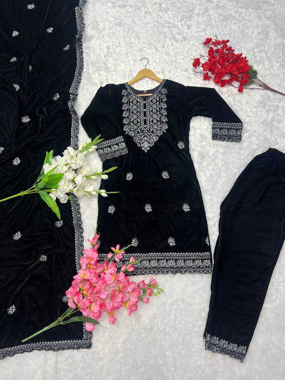 YNF VELVET KESH164 G79 SUITS & DRESSES WHOLESALE EMBROPIDERY VELVET WEDDING BLUE SUITS MANUFACTURE - Deevit International