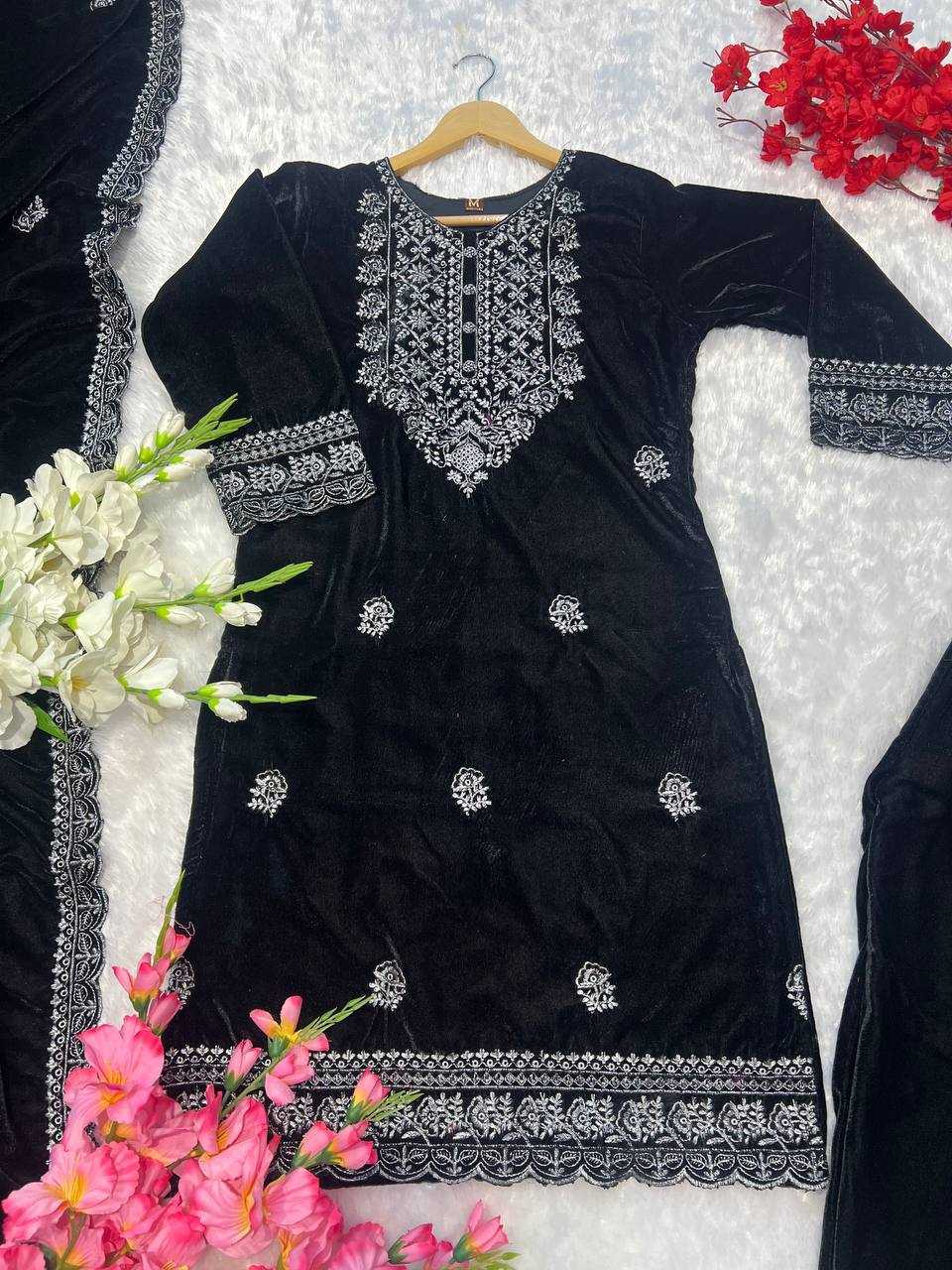 YNF VELVET KESH164 G79 SUITS & DRESSES WHOLESALE EMBROPIDERY VELVET WEDDING BLUE SUITS MANUFACTURE - Deevit International