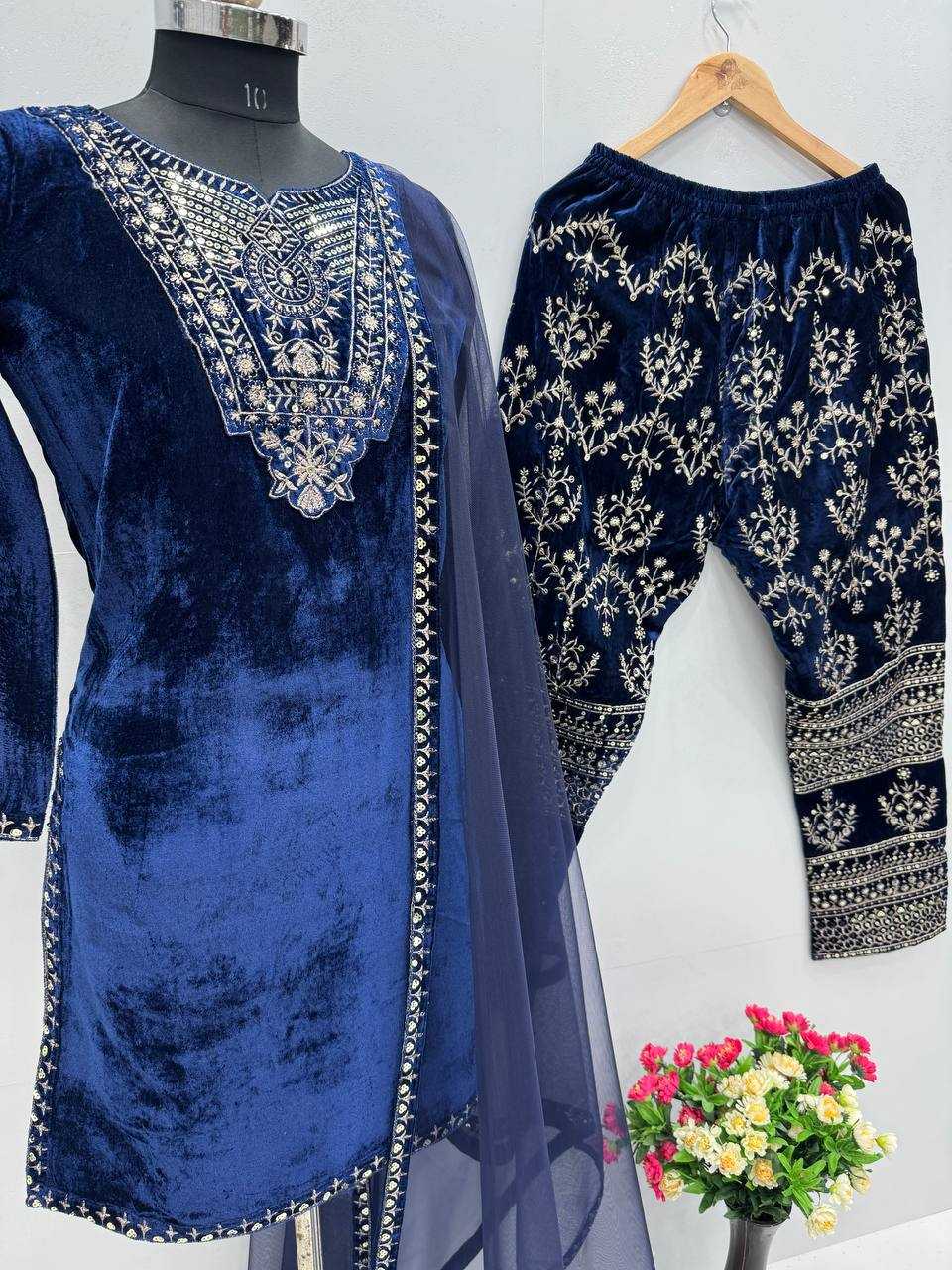 YNF VELVET KESH239 187 SUITS & DRESSES PAKISTANI WEDDING LADIES SUITS MANUFACTUR - Deevit International