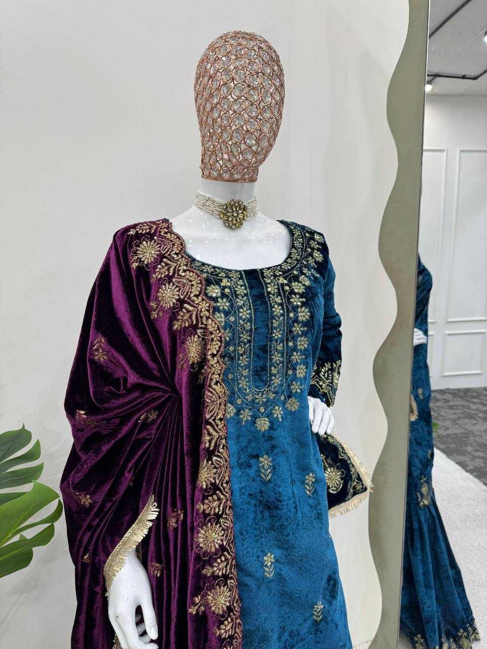 YNF VELVET RIN169 5778 SUITS & DRESSES WHOLESALE EMBROIDEREY WEDDING SHARARA SALWAR VELVET SUITS MANUFACTURE - Deevit International