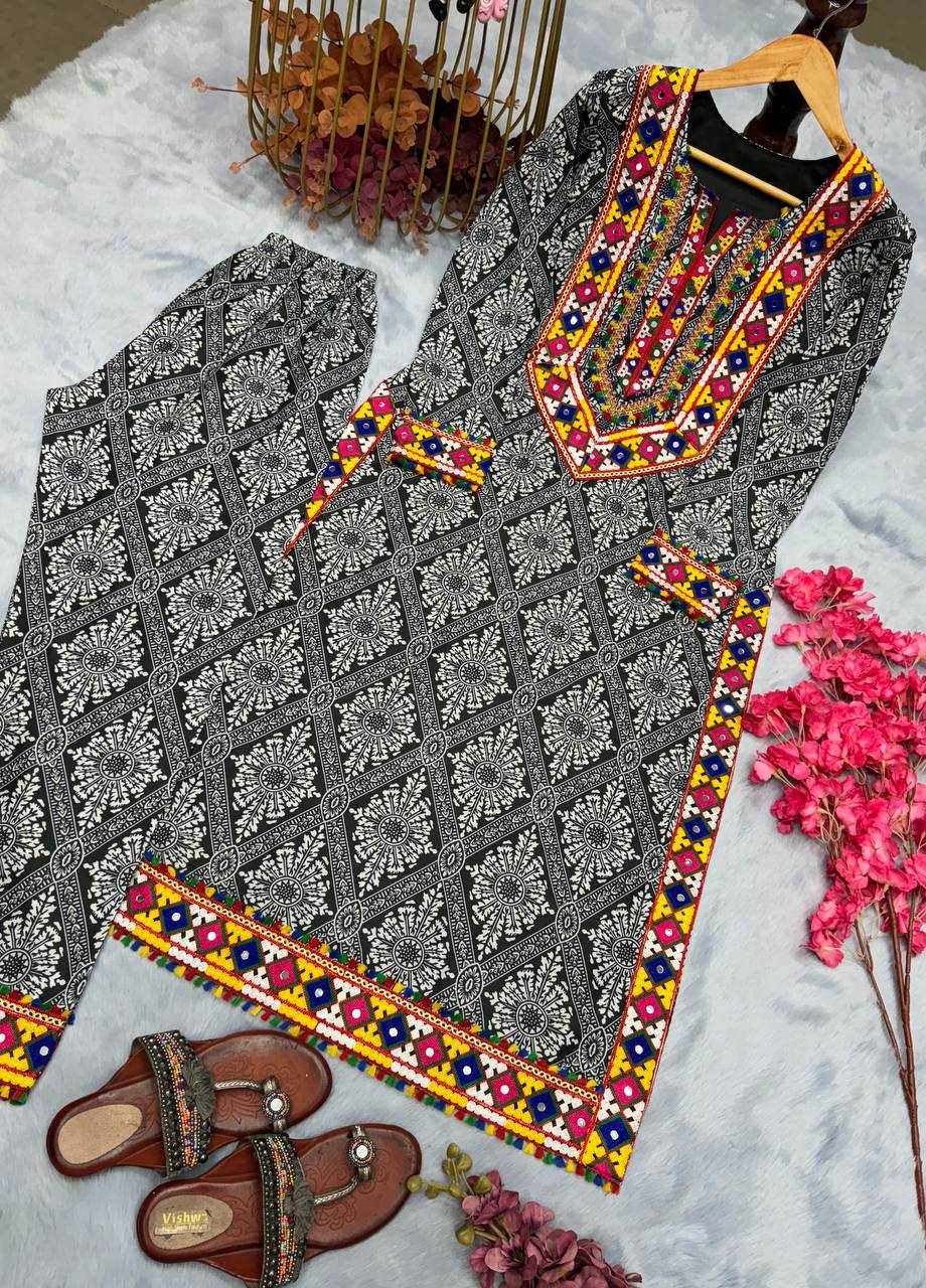 YNF PURE MASLIN SILK KESH141 1067 KURTIS WHOLESALE PRINTED KURTIS WITH BOTTOM EMBROIDERED KURTIS SILK PRINTED SILK KURTIS MANUFACTURER 