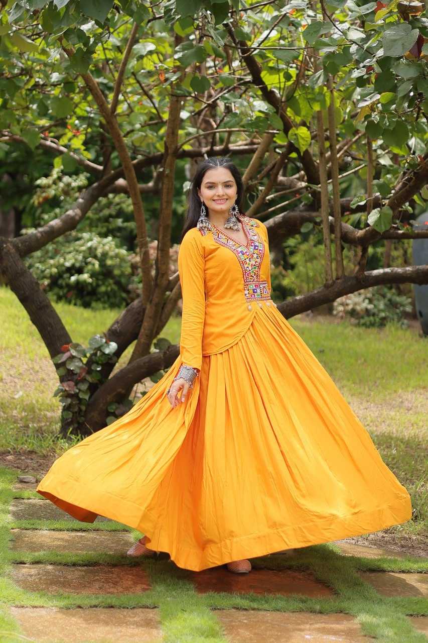 YNF RAYON KESH132 9199 GOWNS WHOLESALE FANCY LONG NAVRATRI GOWNS MANUFACTURER