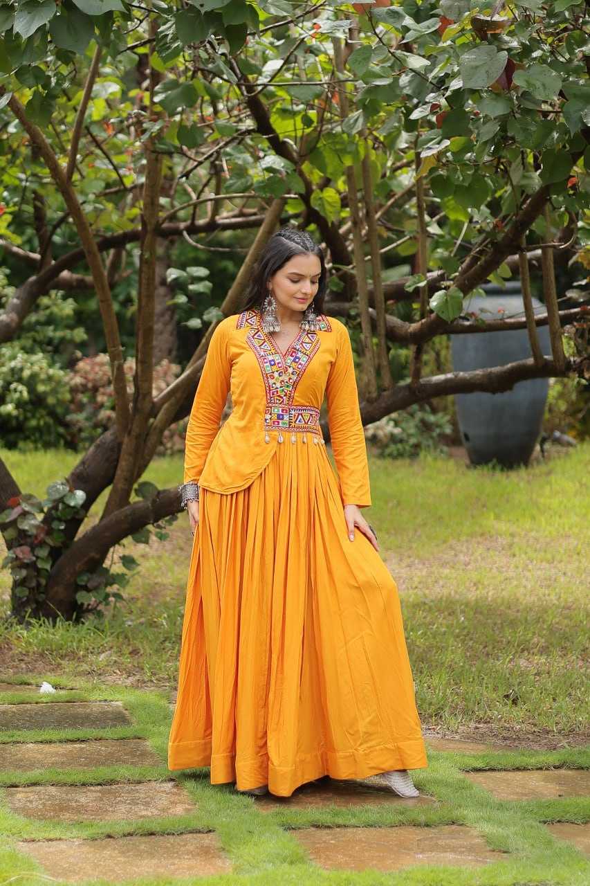 YNF RAYON KESH132 9199 GOWNS WHOLESALE FANCY LONG NAVRATRI GOWNS MANUFACTURER