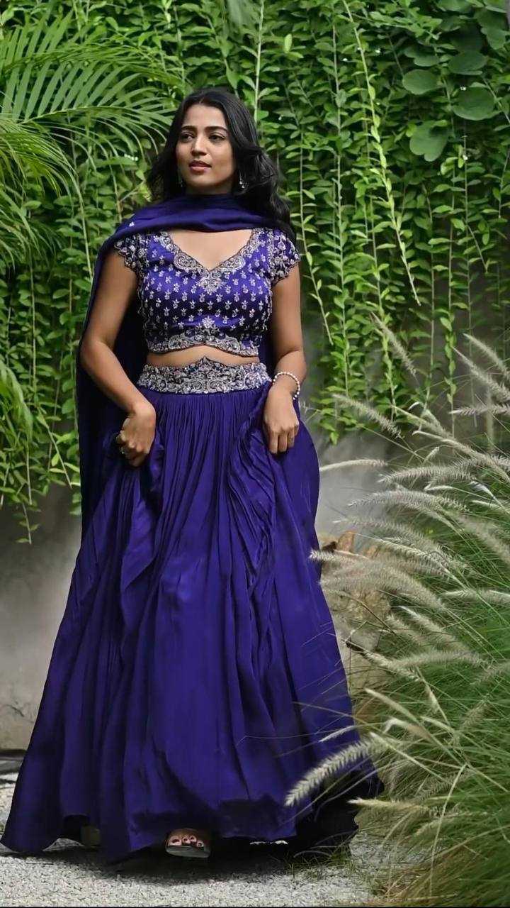 YNF CHINON KESH120 161 LEHENGAS WHOLESALE TRADITIONAL EMBROIDERED SILK LEHENGAS MANUFACTURER