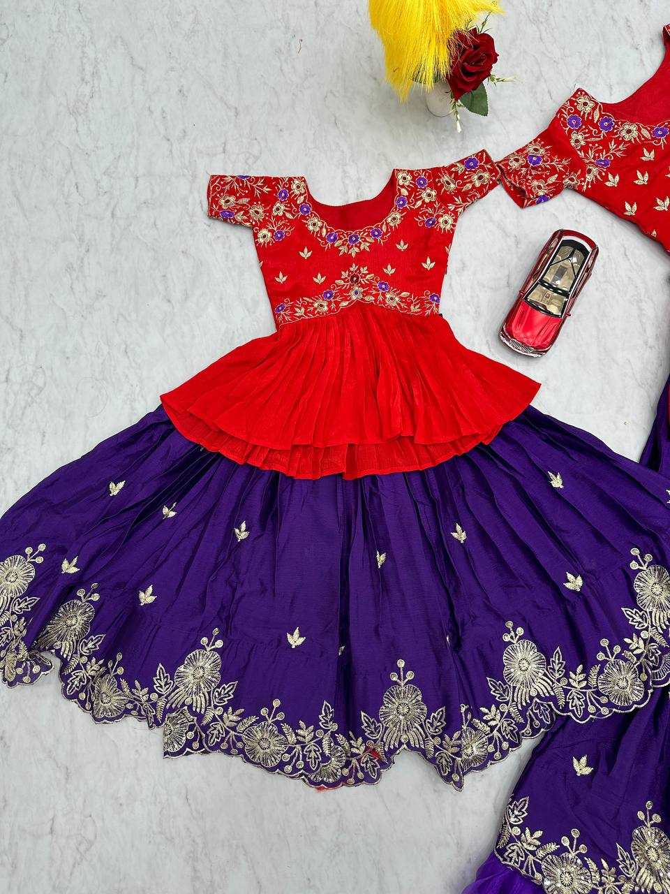 YNF CHINON KESH120 193 MOTHER & DAUGHTER WHOLESALE LEHENGAS MANUFACTURER