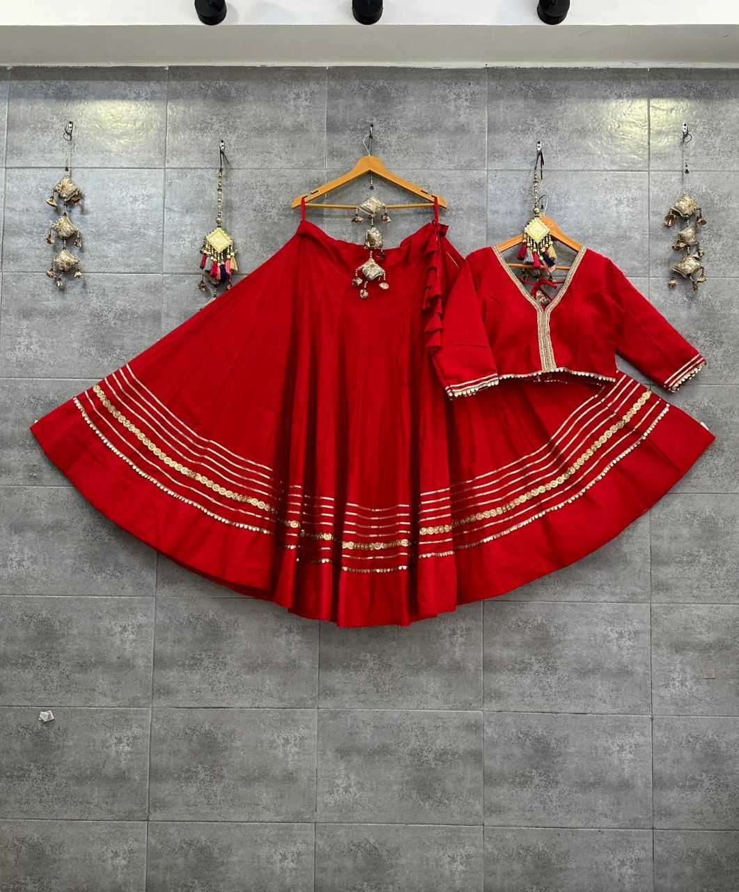 YNF ROMAN SILK  KESH179 AHB67 LEHENGAS WHOLESALE TRADITIONAL SILK LEHENGAS MANUFACTURER