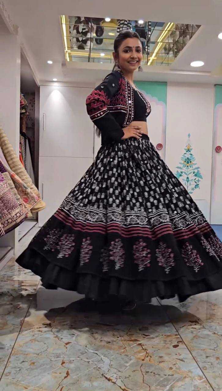 YNF CHINON KESH228 546 LEHENGAS WHOLESALE TRADITIONAL LEHENGAS MANUFACTURER - Deevit International