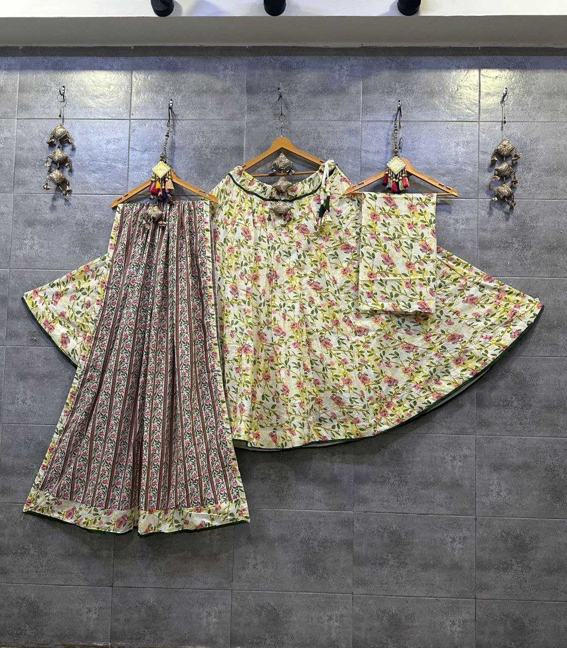 YNF COTTON CAMBRIC KESH179 AHB68 LEHENGAS WHOLESALE PRINTED CHANIYA CHOLI SIMPLE LEHENGAS MANUFACTURER