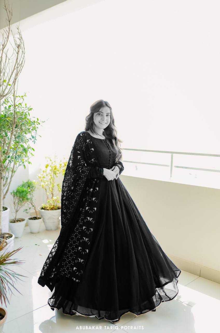 YNF GEORGETTE KESH232 920 GOWNS WHOLESALE ANARKALI GEORGETTE BLACK GOWNS MANUFACTURER - Deevit International