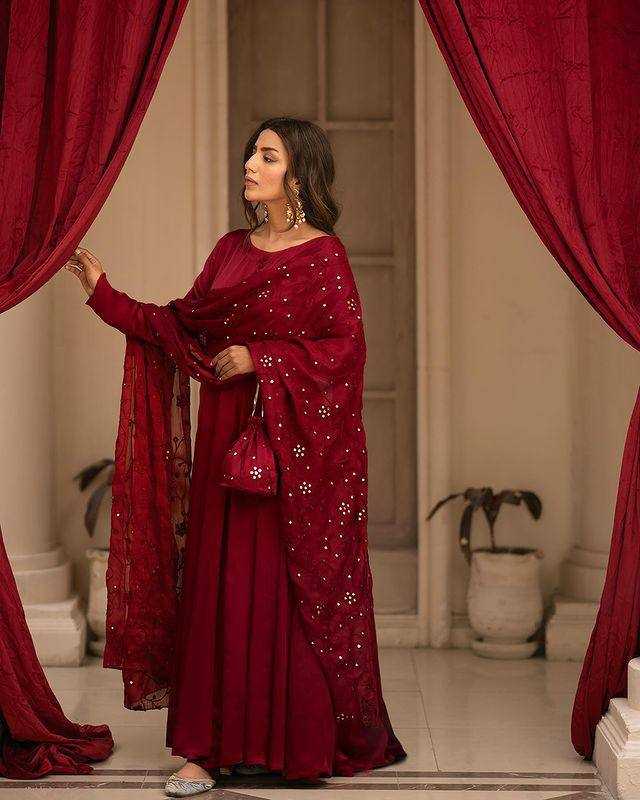 YNF GEORGETTE KESH232 923 GOWNS WHOLESALE LONG GEORGETTE WEDDING MAROON GOWNS MANUFACTURER - Deevit International