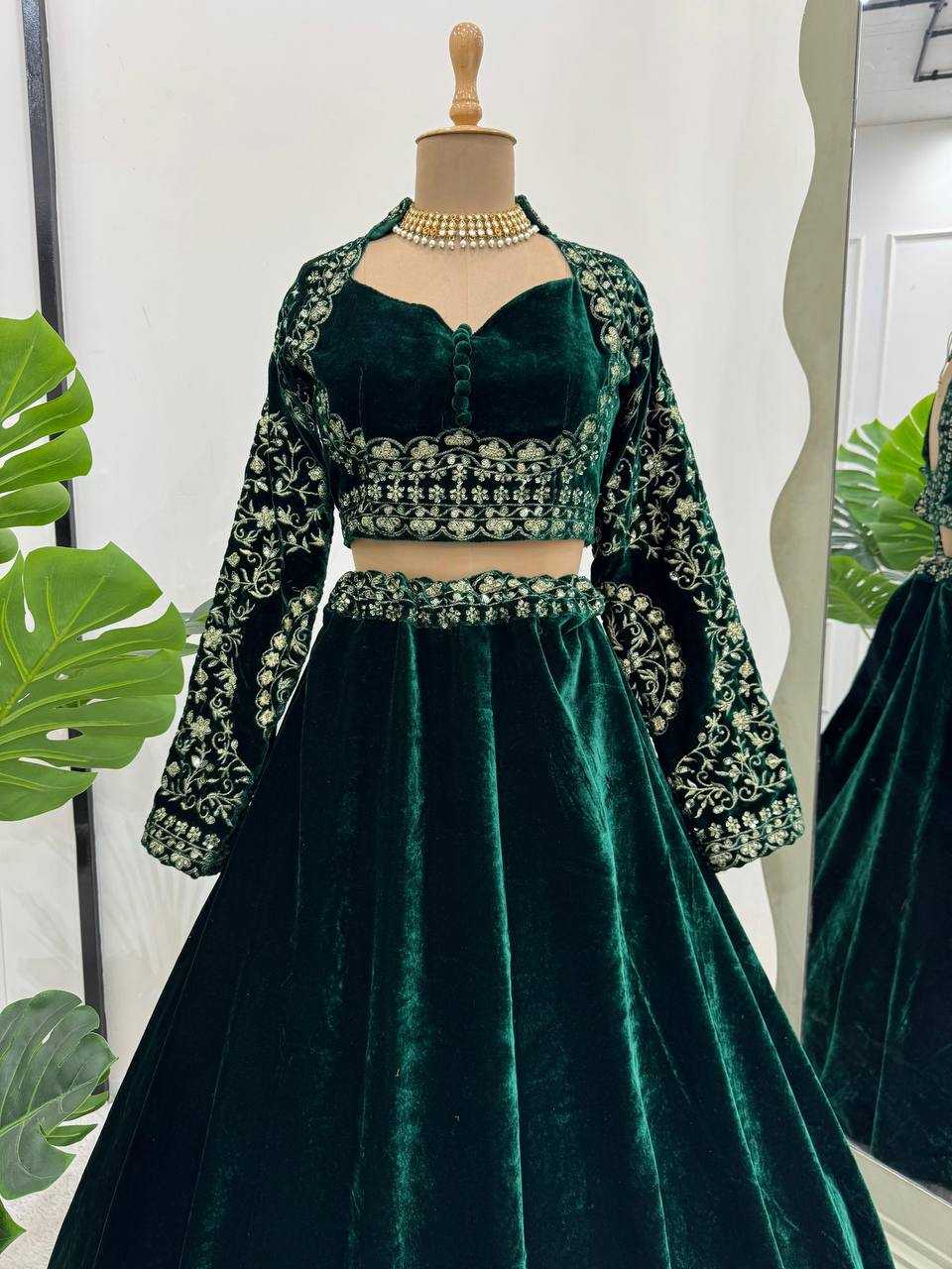 YNF VELVET RIN162 302 LEHENGAS WHOLESALE GREEN SEQUINS VELVET LEHENGAS MANUFACTURER