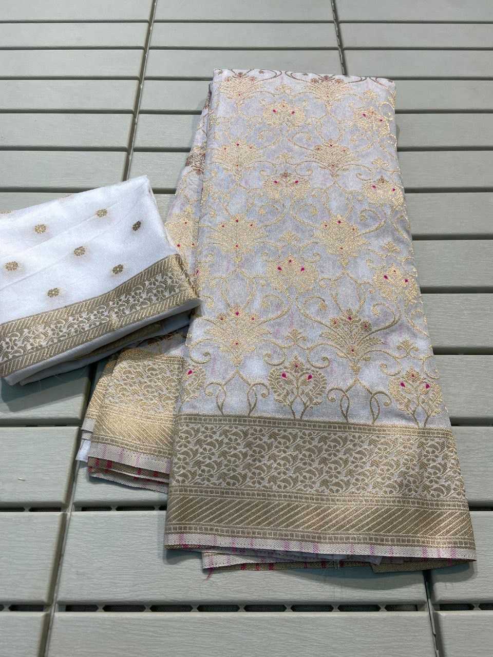 YNF BANARASI SOFT SILK RIN138 RLC01 SAREES WHOLESALE BANARASI SILK PURE ZARI SILK BRORDER SILK SAREES MANUFACTURER - Deevit International