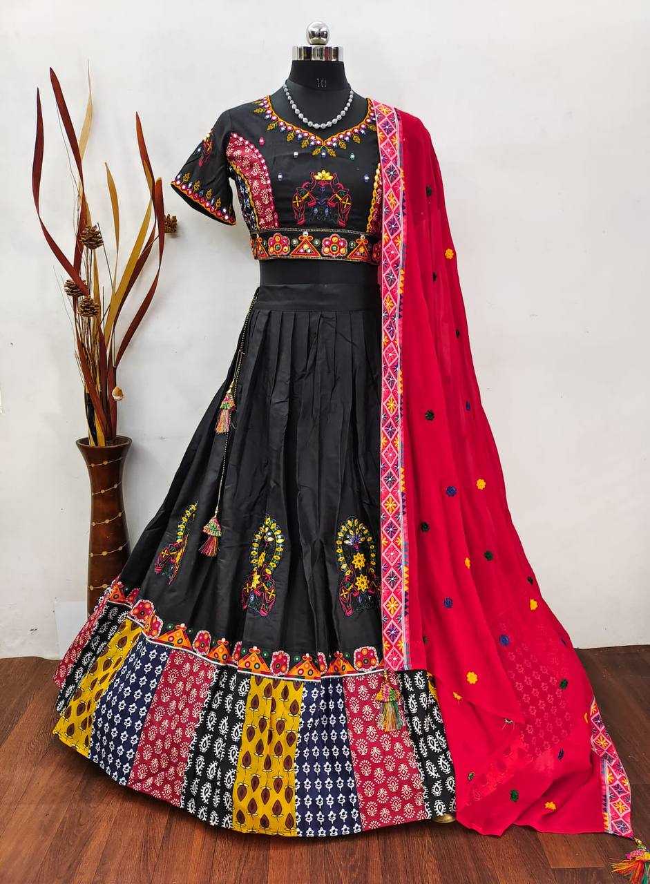 YNF COTTON KESH211 LDY118 LEHENGAS WHOLESALE TRADITIONAL PRINTED CHANIYTA CHOLI  LEHENGAS MANUFACTURER - Deevit International