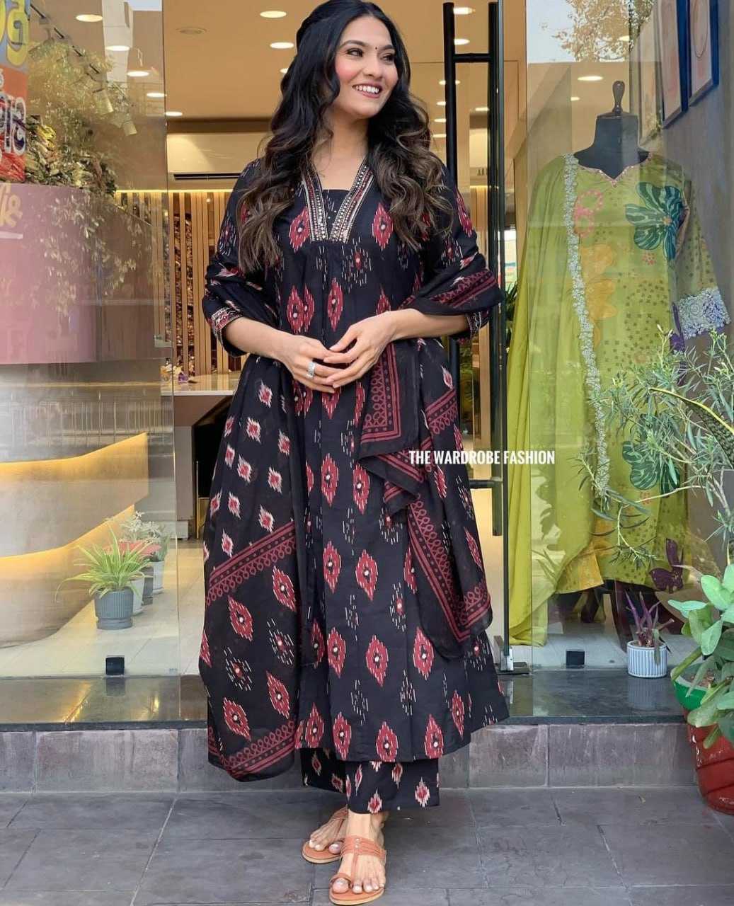 YNF COTTON RIN158 BlackMiror SUIT WHOLESALE LONG ANARAKLI COTTON PRINTED LADIES EMBROIDERY SUIT MANUFACTURER - Deevit International