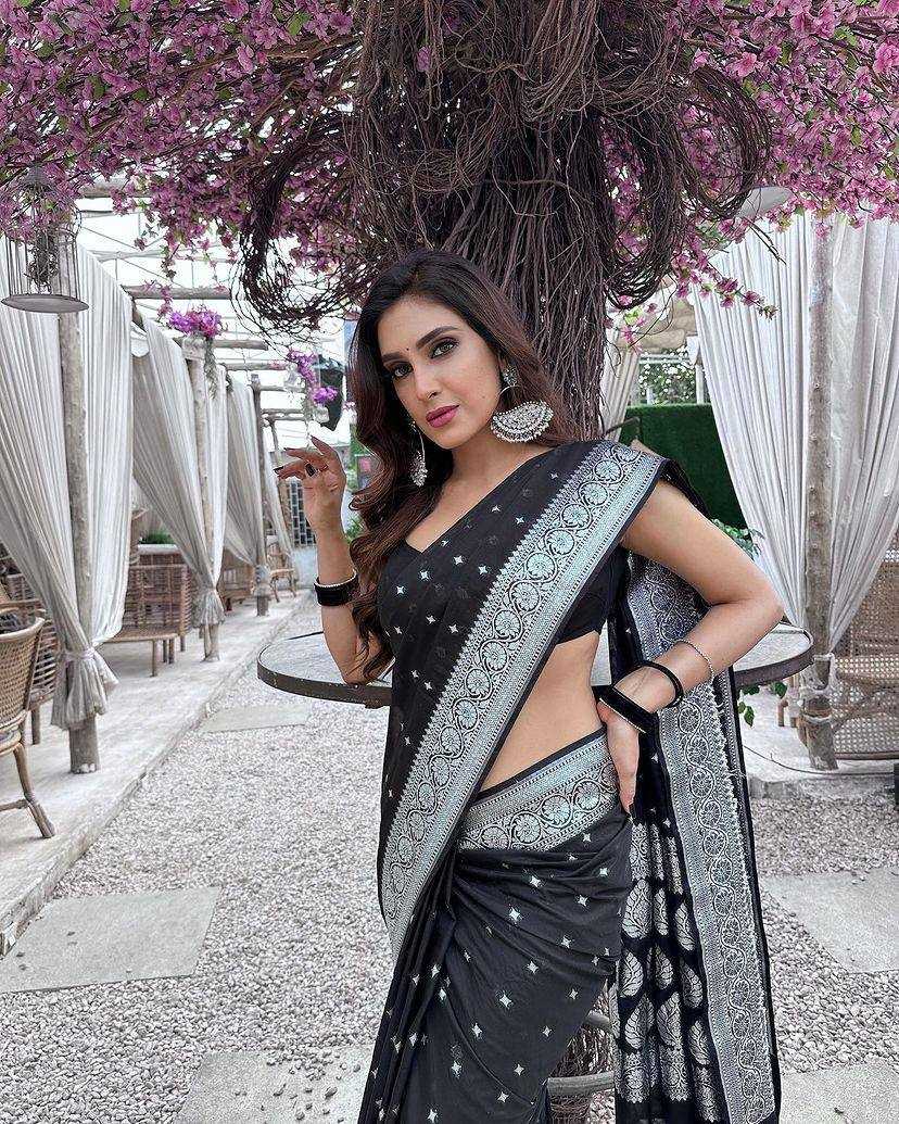 YNF COTTON RIN179 598 SAREES WHOLESALE COTTON LINEN ZARI BORDER BLACK SAREES MANUFACTURER - Deevit International