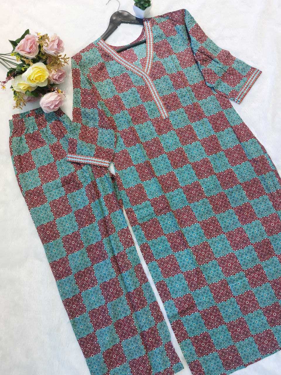 YNF COTTON RIN201 RRD47 KURTIS WHOLESALE KURTIS WITH BOTTOM PRINTED CASUAL KURTIS MANUFACTURER - Deevit International