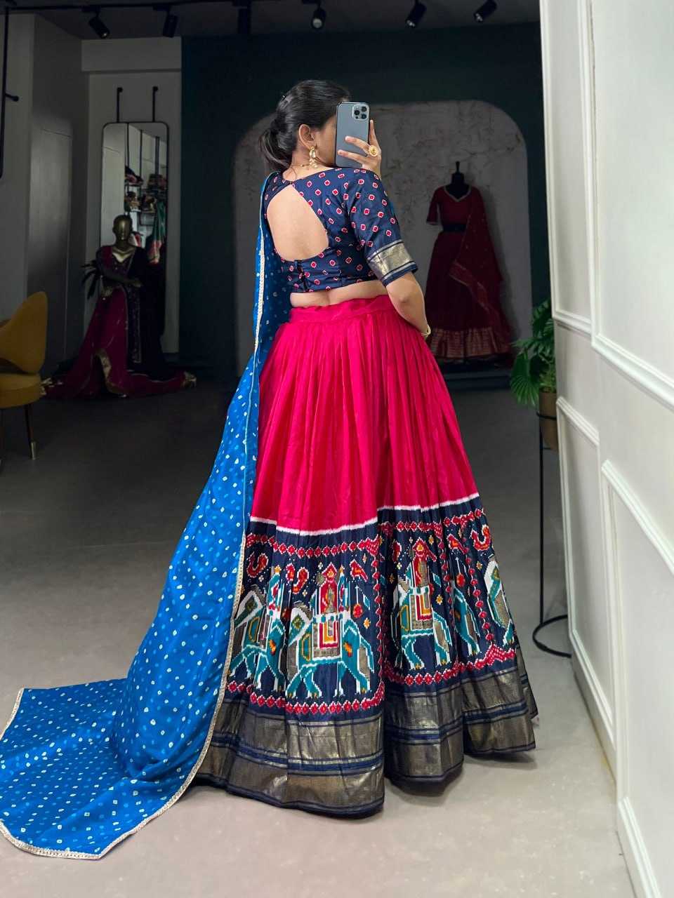 YNF DOLA SILK KESH134 1623 LEHENGAS WHOLESALE SILK TRADITIONAL PRINTED LEHENGAS MANUFACTURER - Deevit International